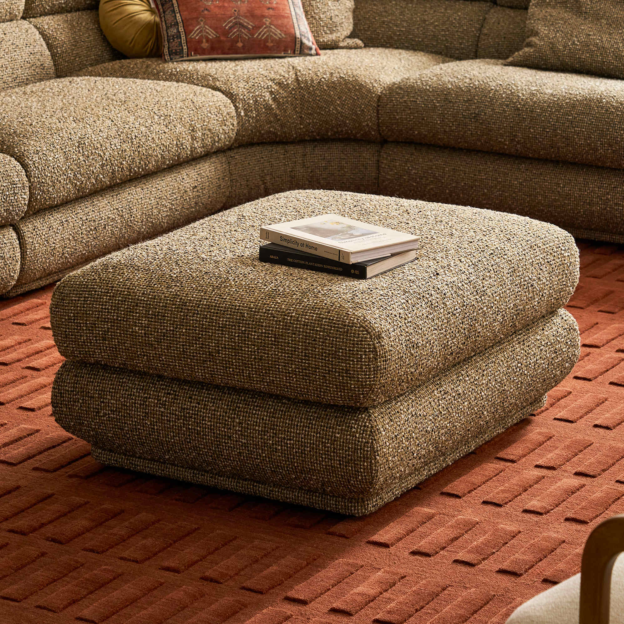 Solari Ottoman, (Performance Margot) Olive lifestyle