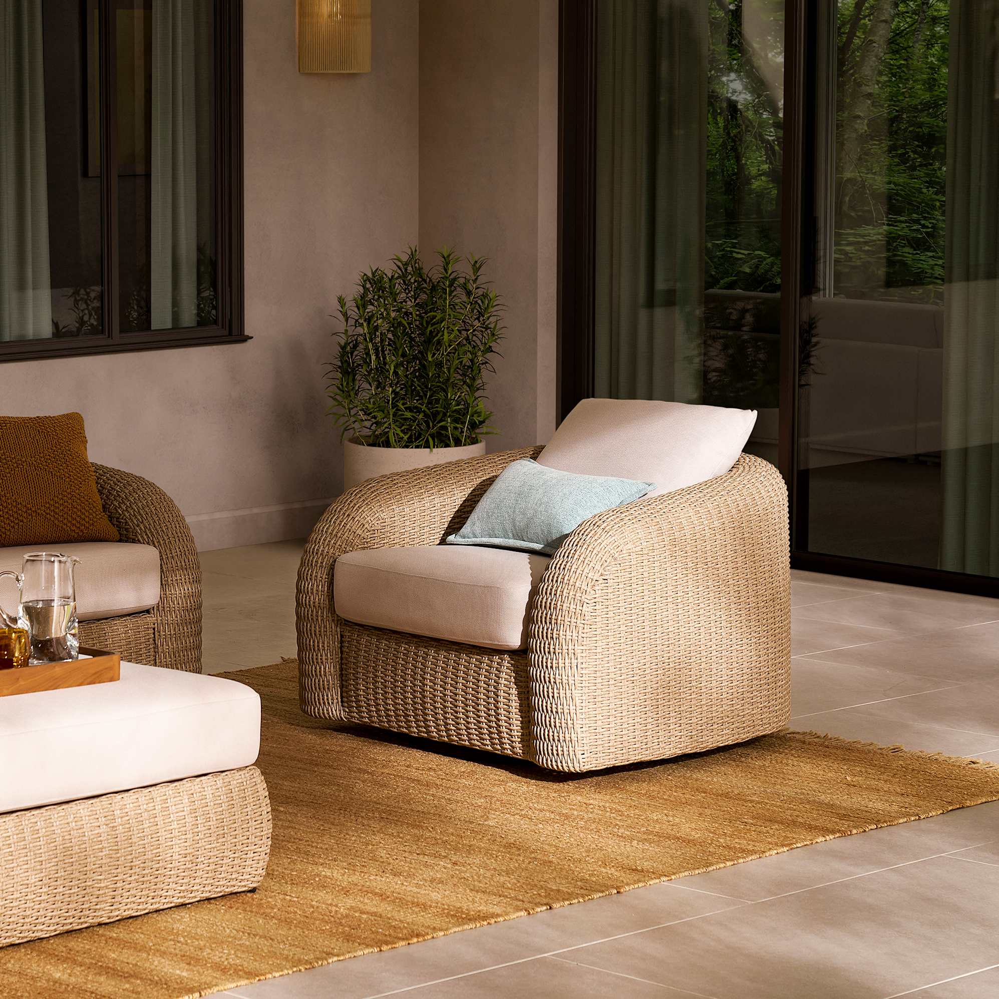 Lorna Outdoor Swivel Lounge Chair, (Ciel) Oat lifestyle
