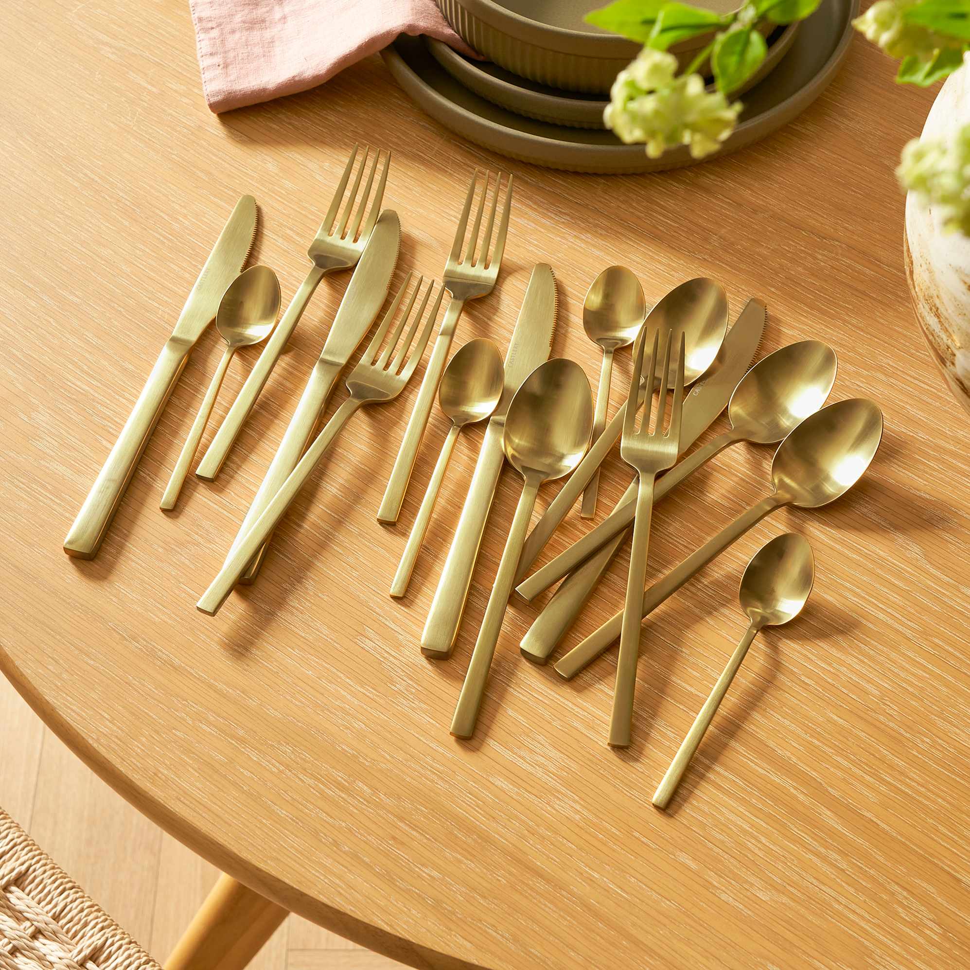 James 16-Piece Cutlery Set 2