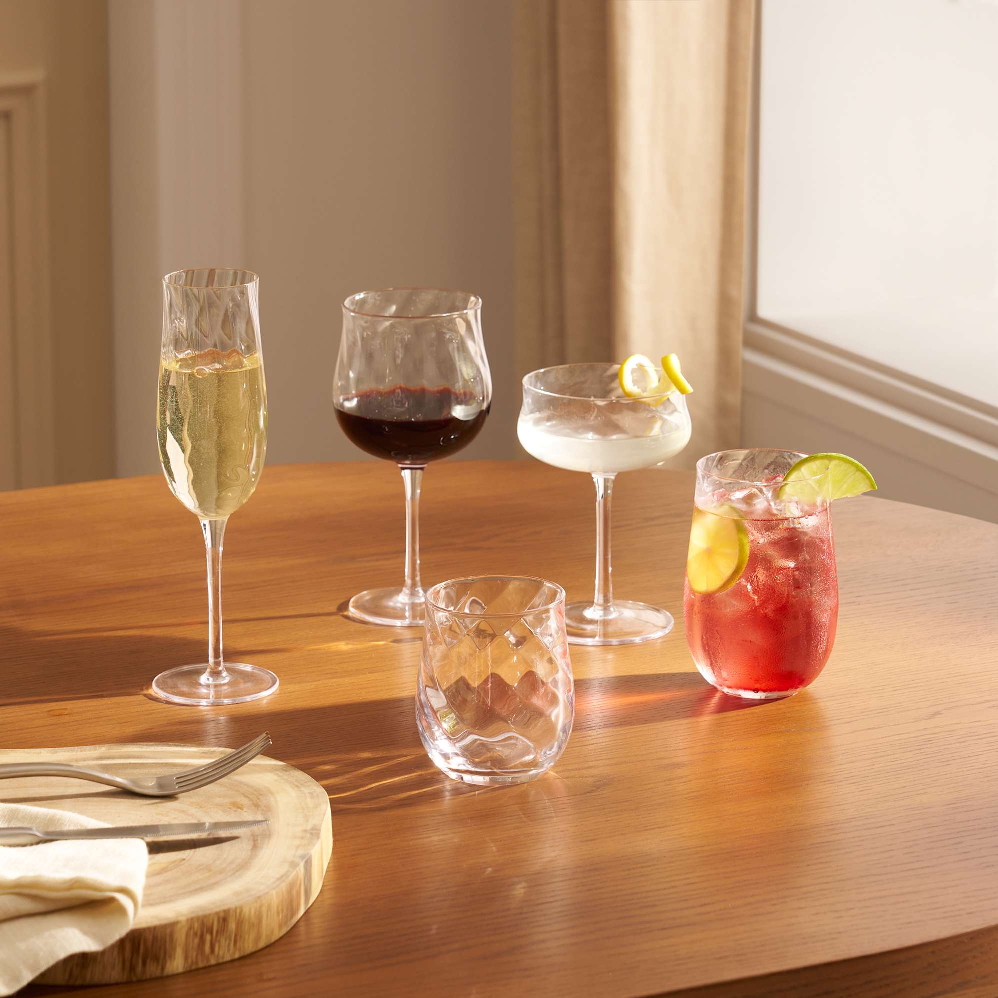 Cascade Coupe Glasses, Set of 4 2