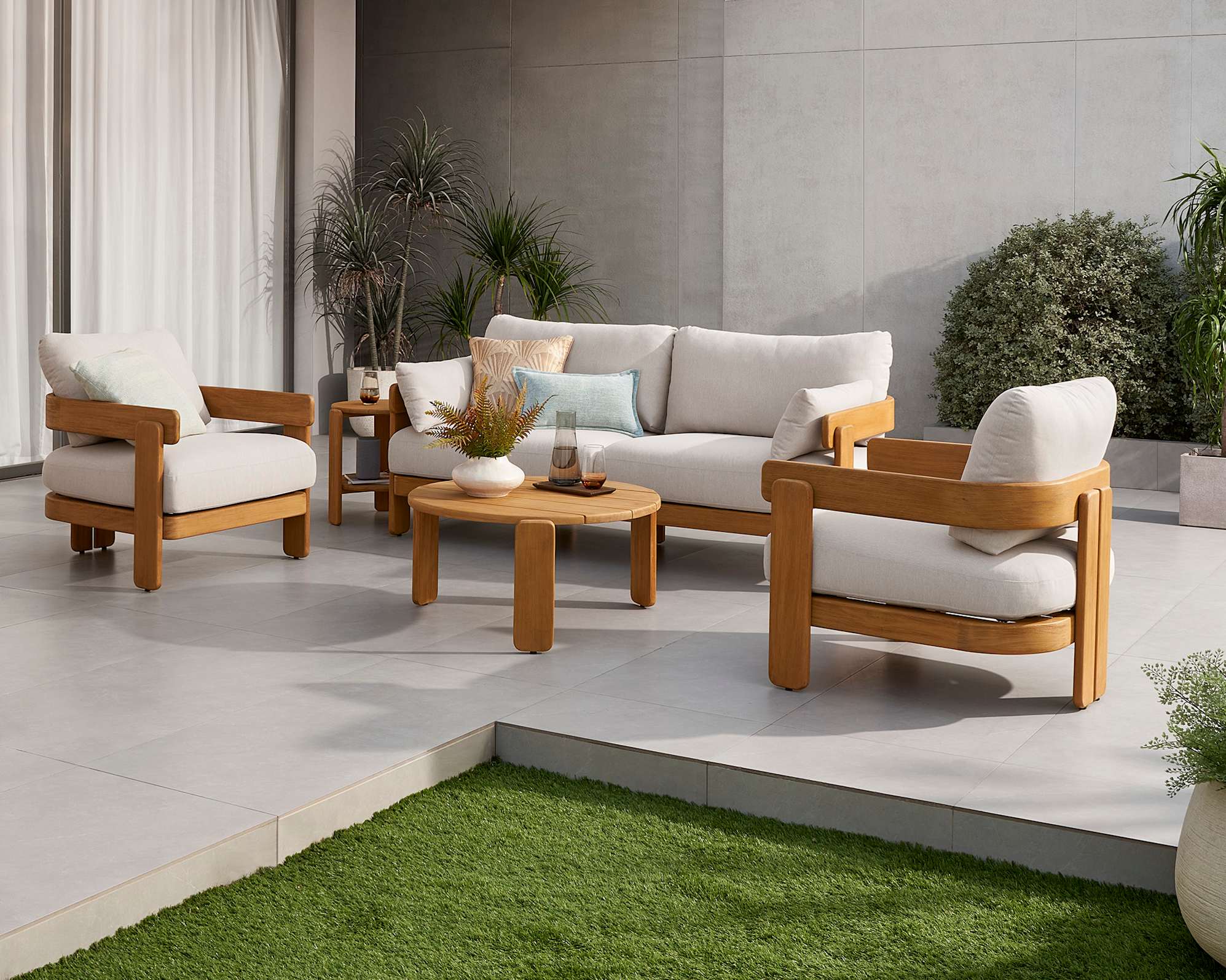Eden Outdoor Sofa, (Sable) Oat lifestyle