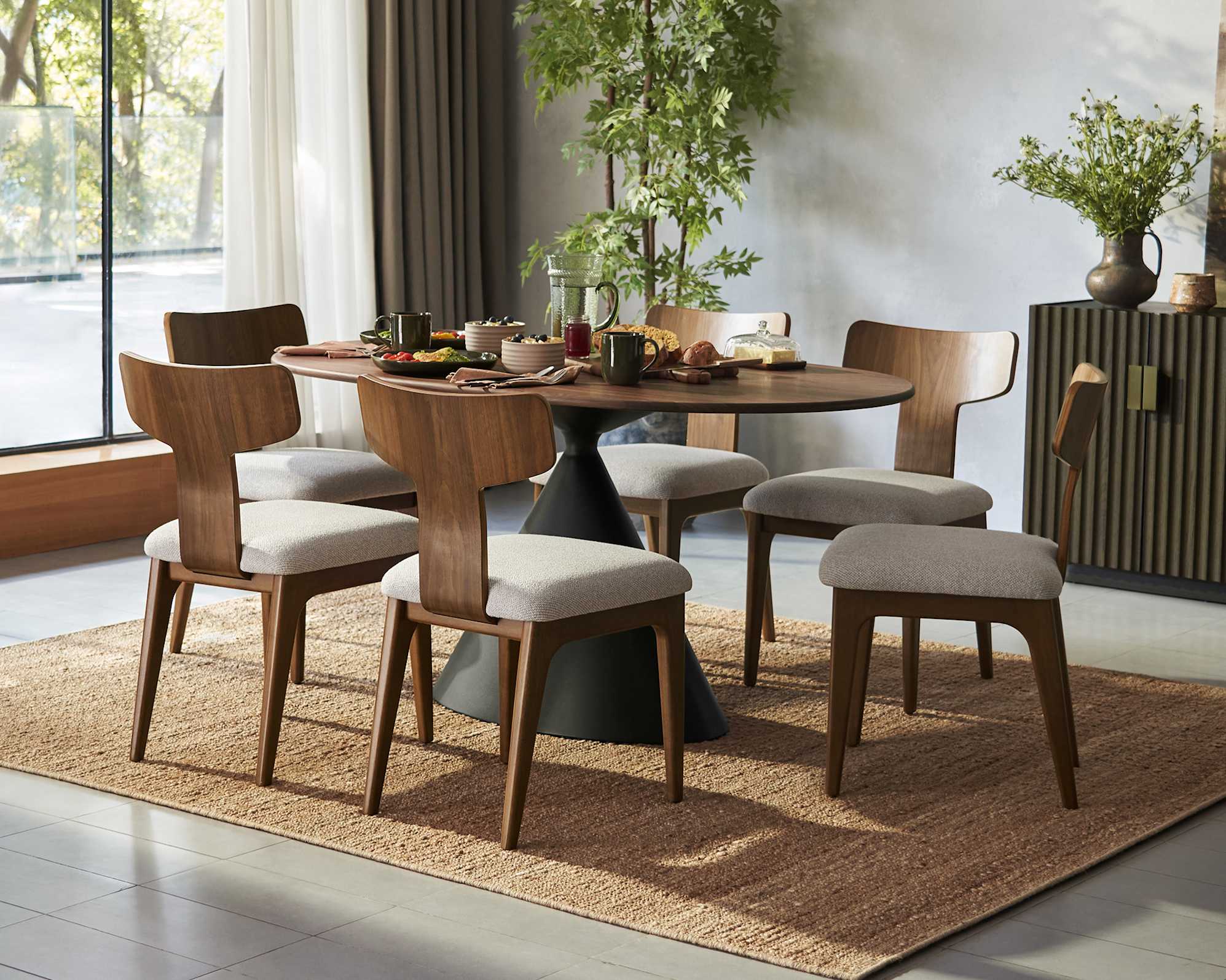 Forma Oval Dining Table 0