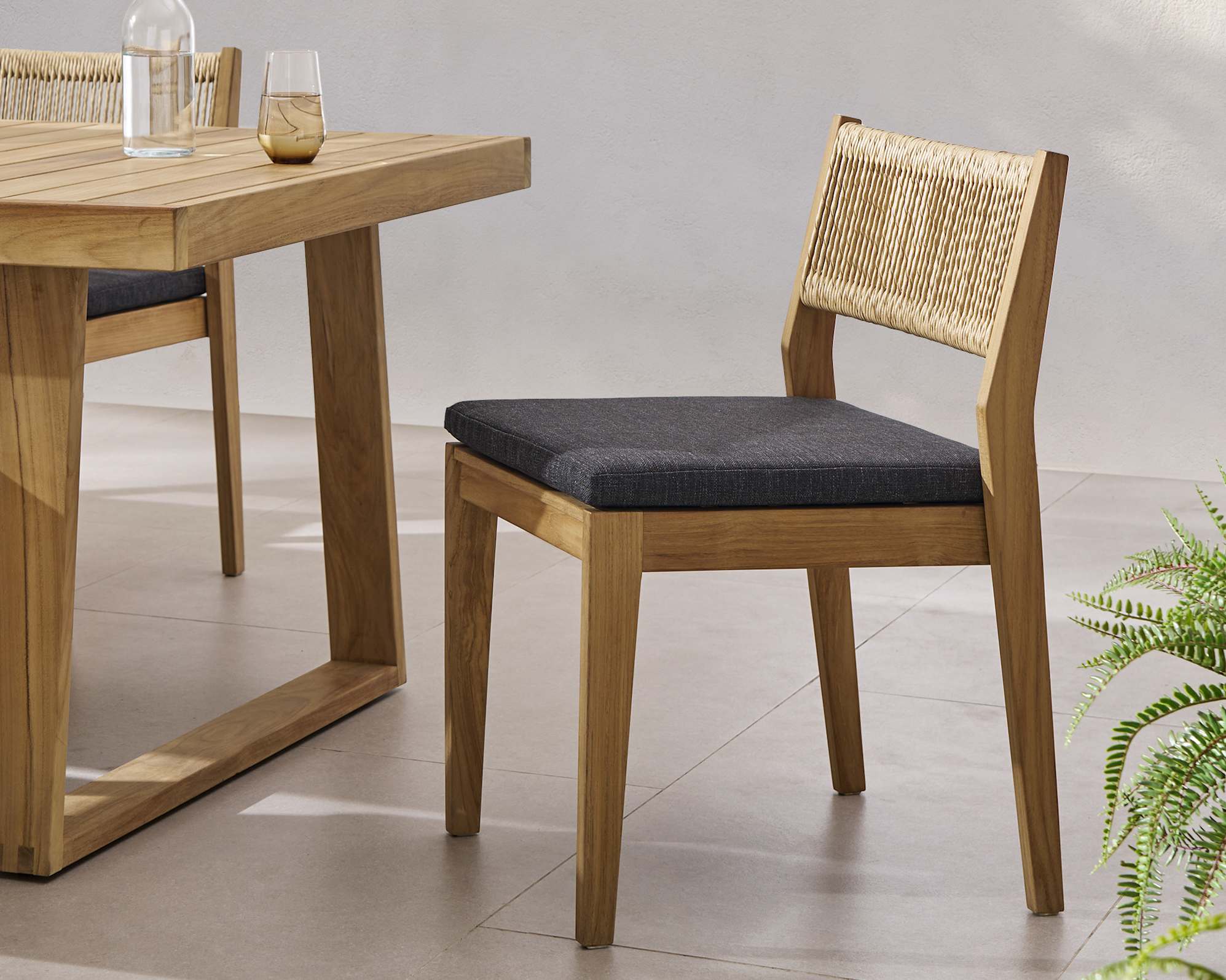 Rio Outdoor Round Dining Table with 4 Chairs Set 2