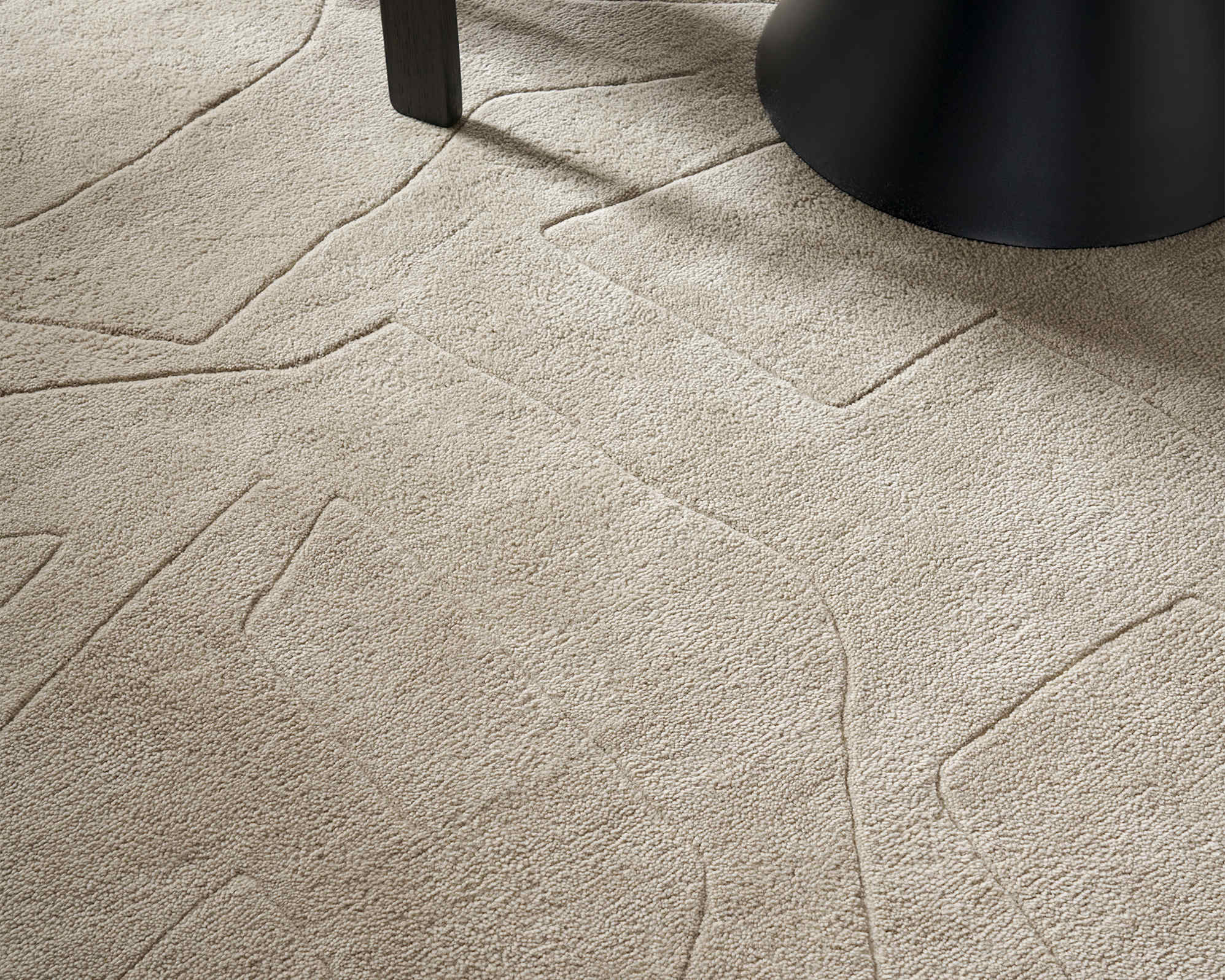 Mira Area Rug, Beige, 153 x 244cm lifestyle