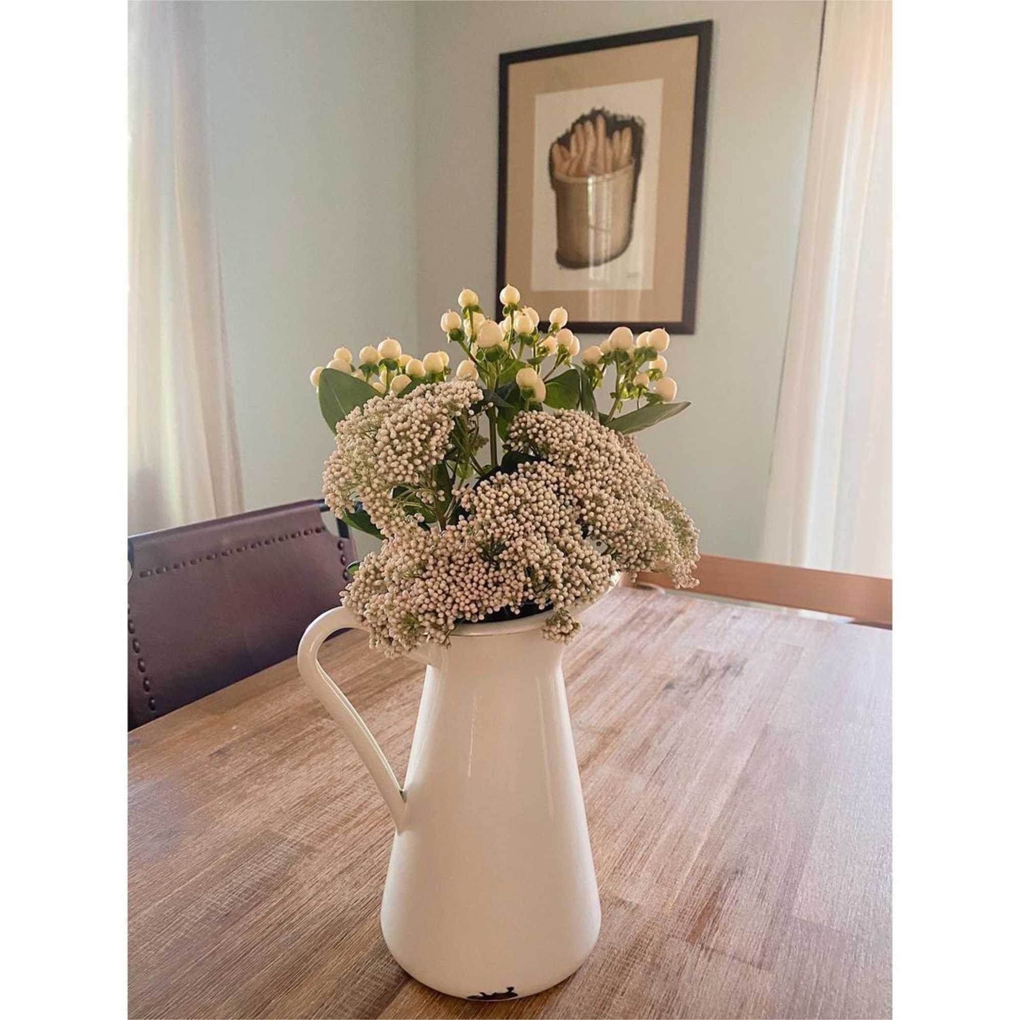 Instagram post by @jilliansinclair - 1886