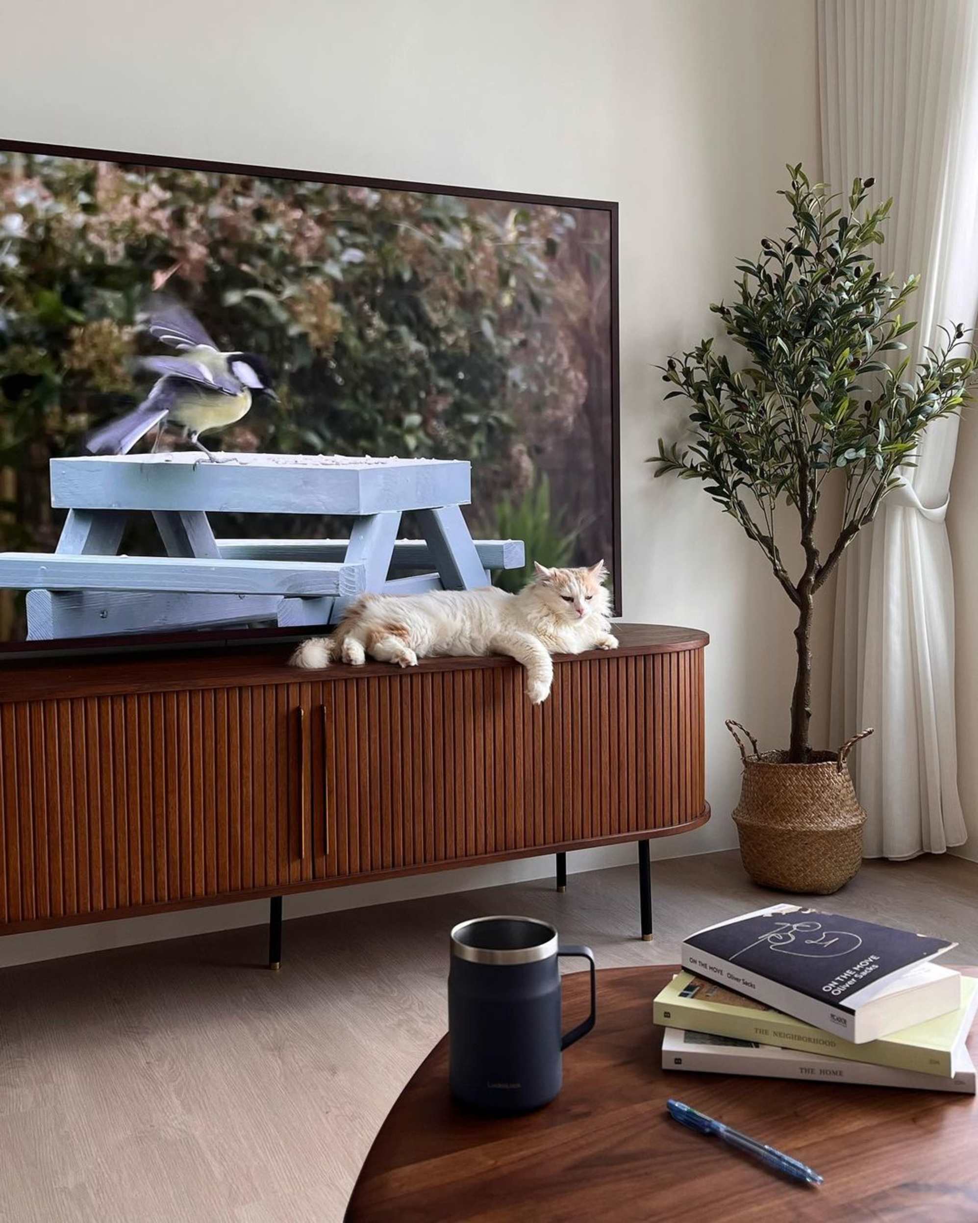 Instagram post by @apartmento.42 - 2923