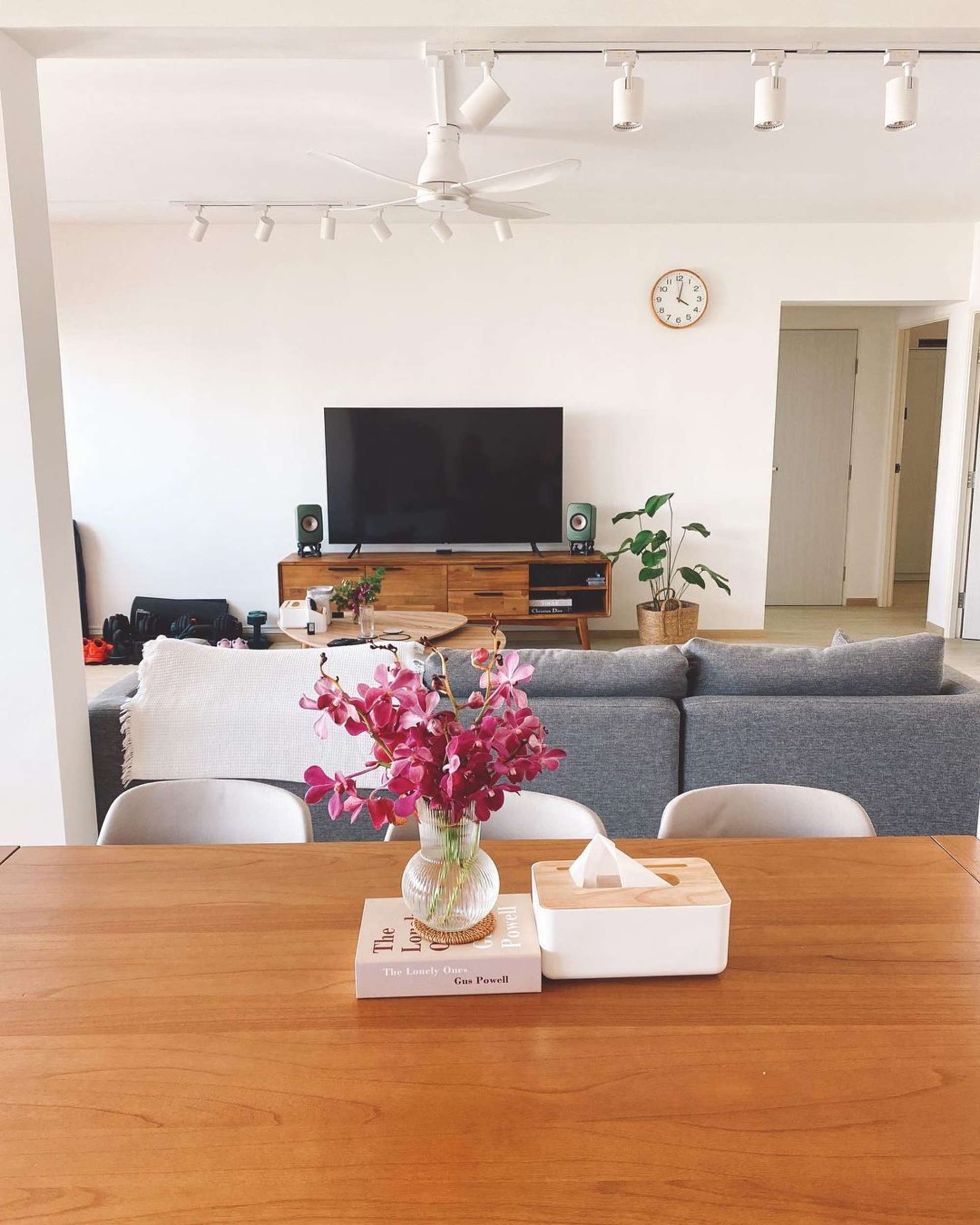 Instagram post by @loveforourhome - 2810