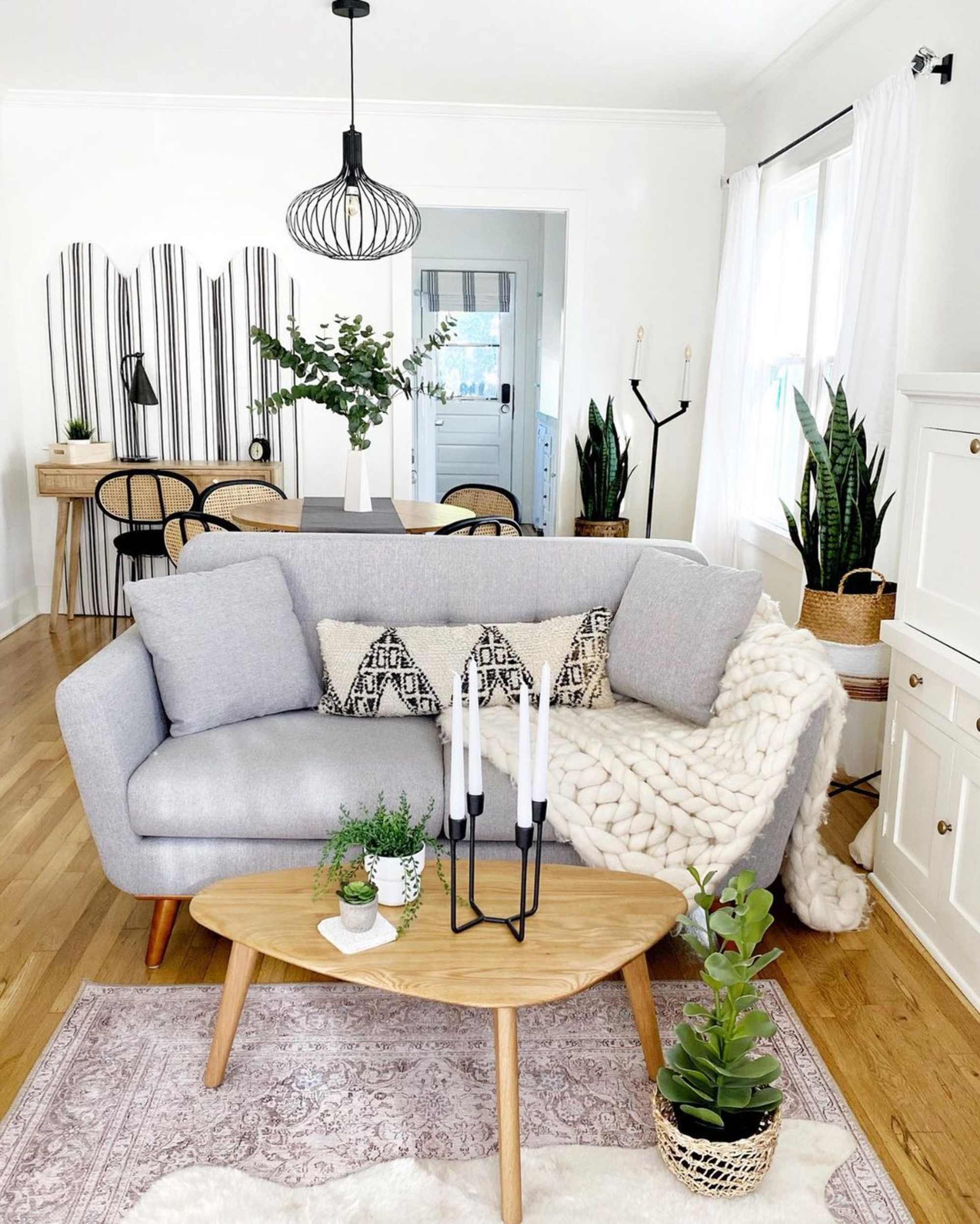 Instagram post by @cottageandsea - 3609