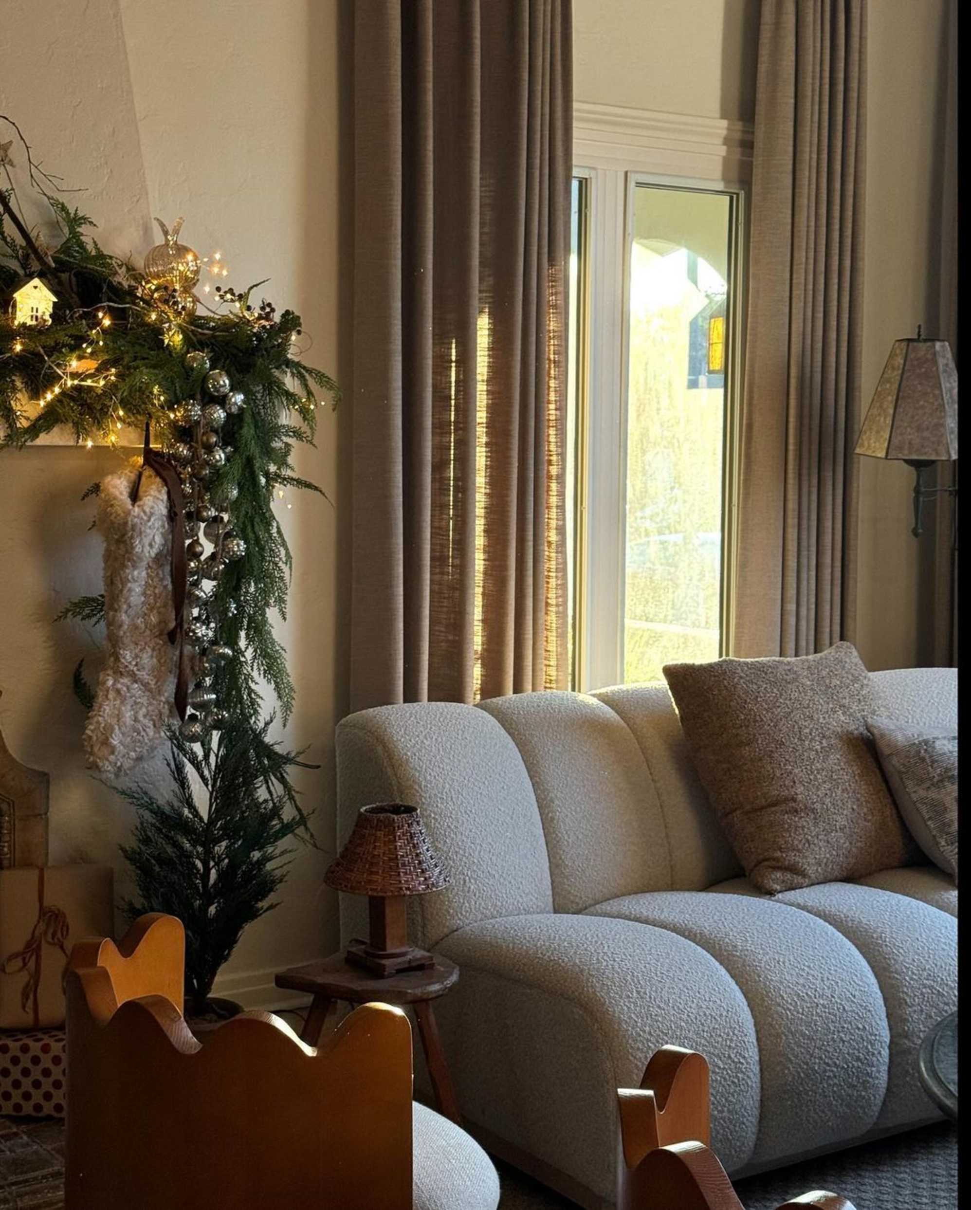 Instagram post by @lonefoxhome - 3814