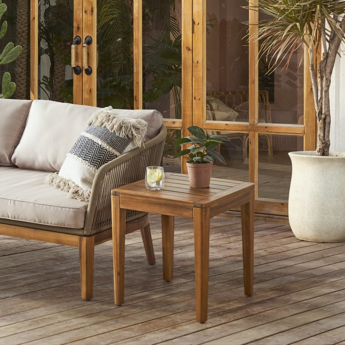 Castlery outdoor furniture store