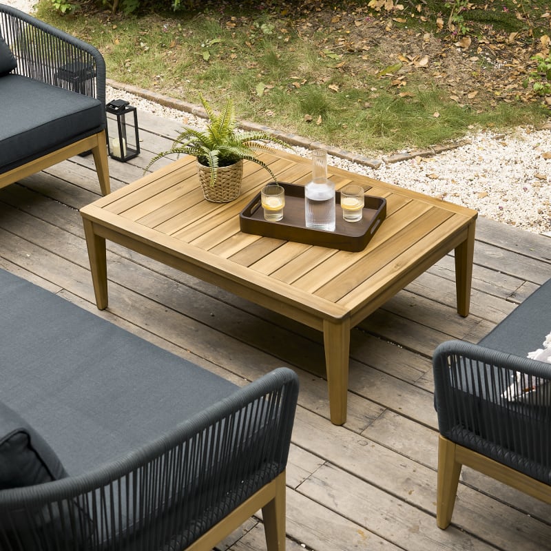 Patio table without chairs top
