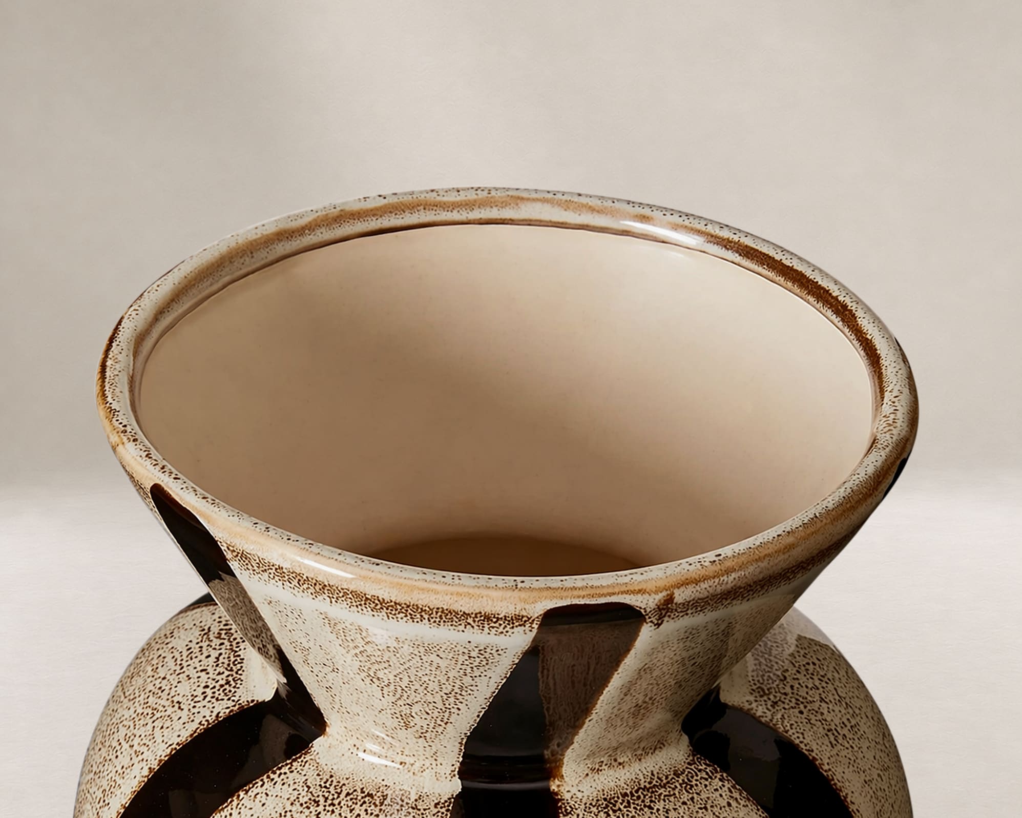 Clyra Ceramic Bulbous Vase 4