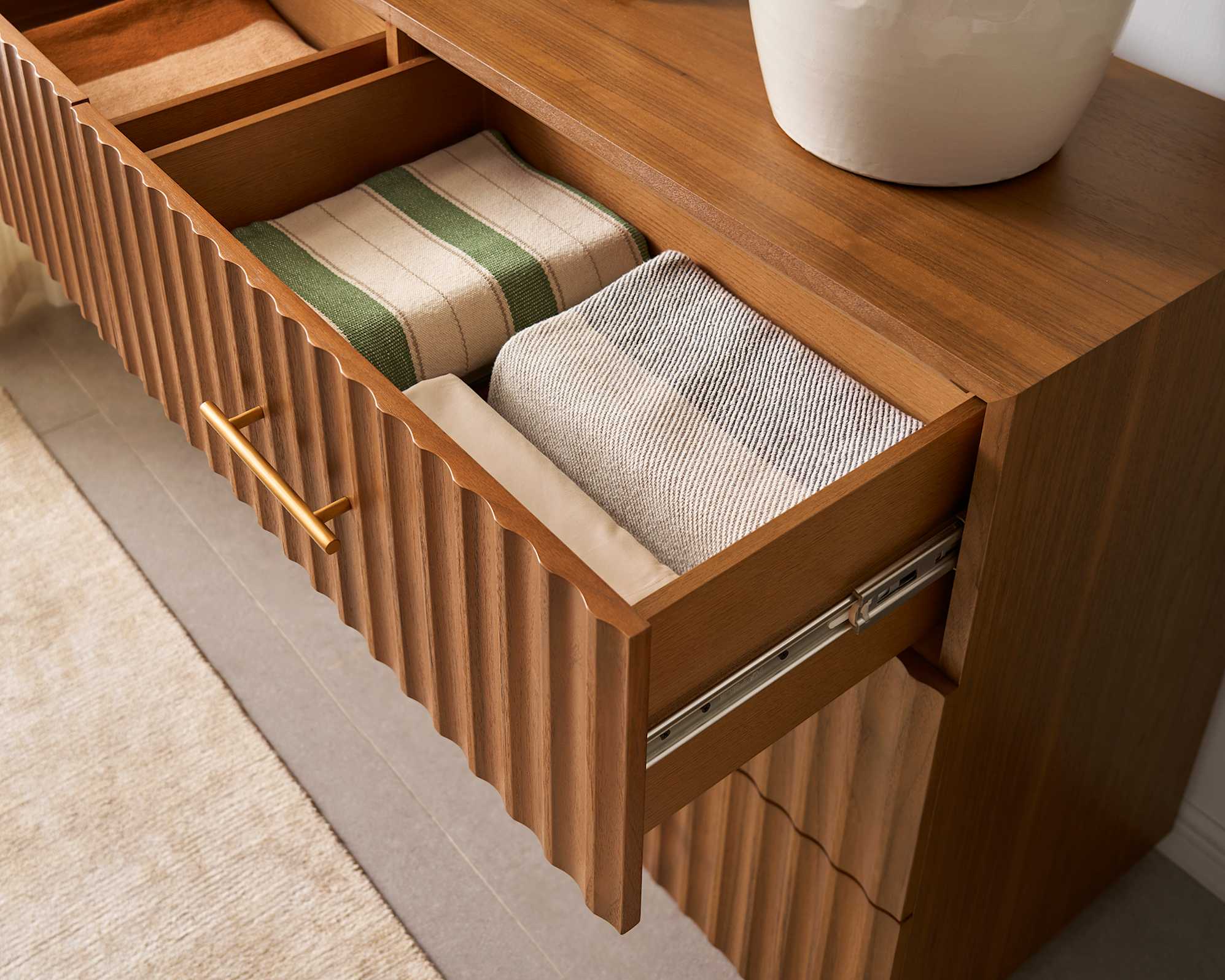 Sloane 6-Drawer Dresser 4
