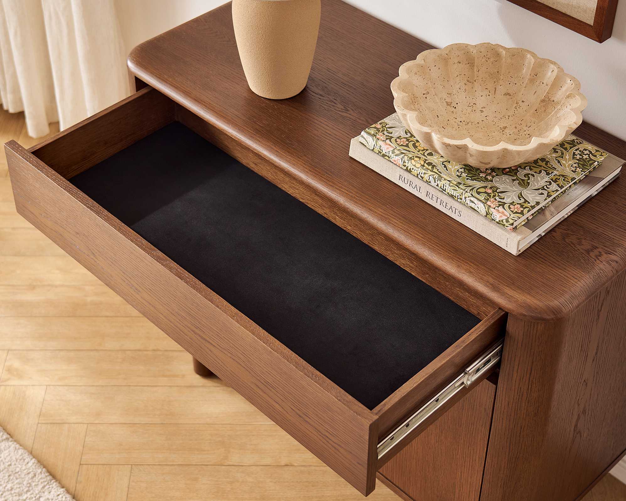 Nico Cabinet 1