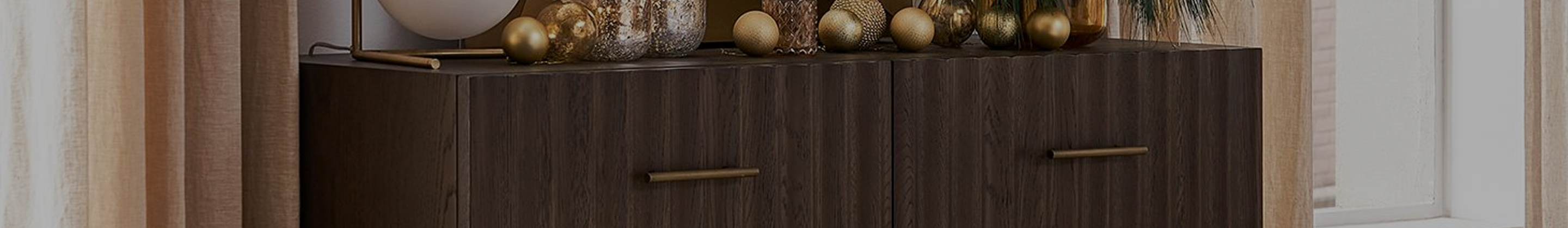 Dressers & Chest of Drawers