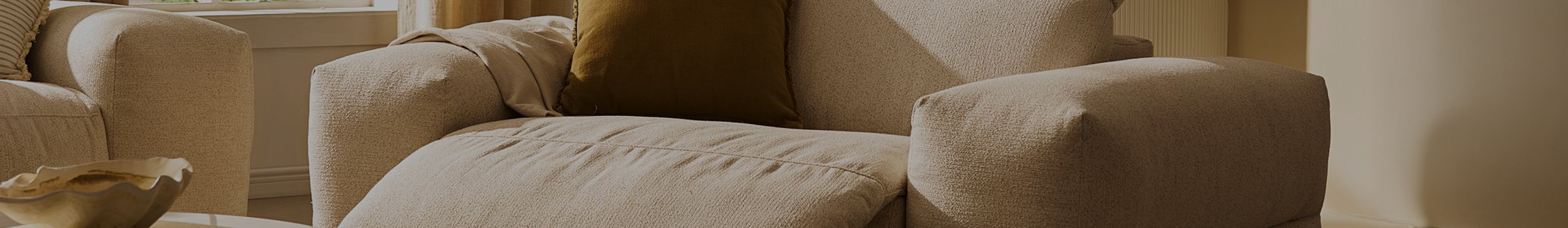 Armchairs and Accent Chairs