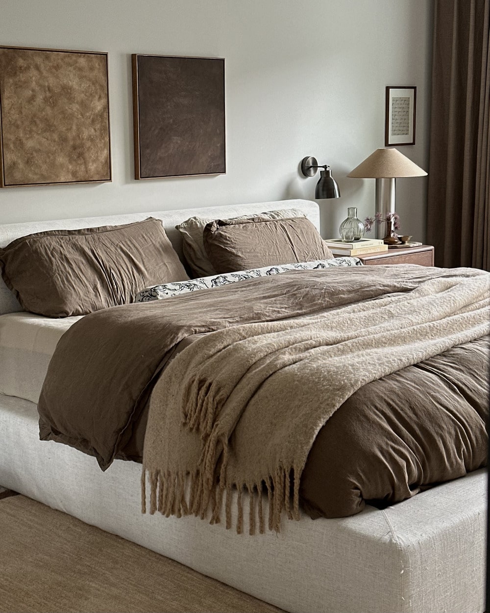 Wooden Vs Metal Accessory Feel: Ultimate Comfort and Style Showdown