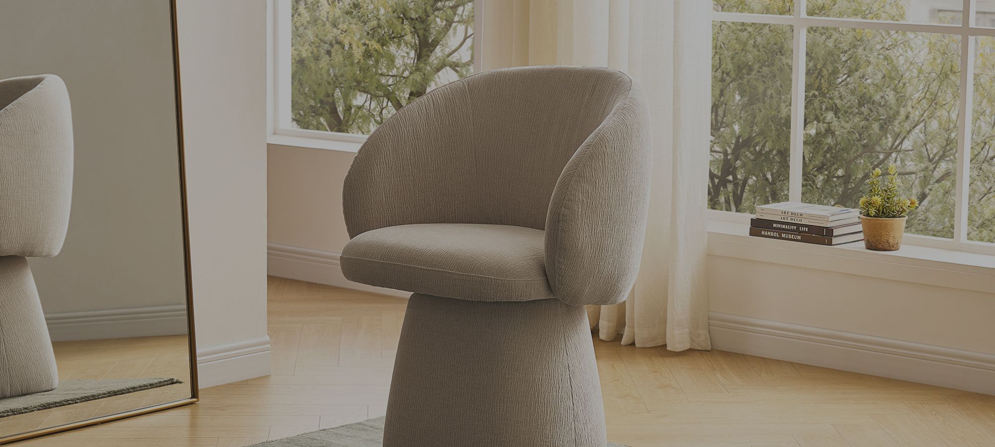 Swivel & Spinning Armchairs