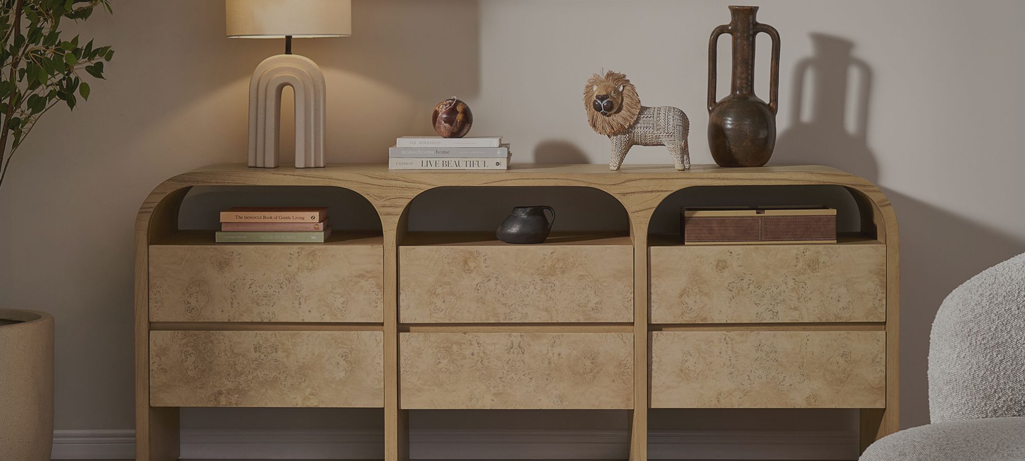 Dressers & Chest of Drawers
