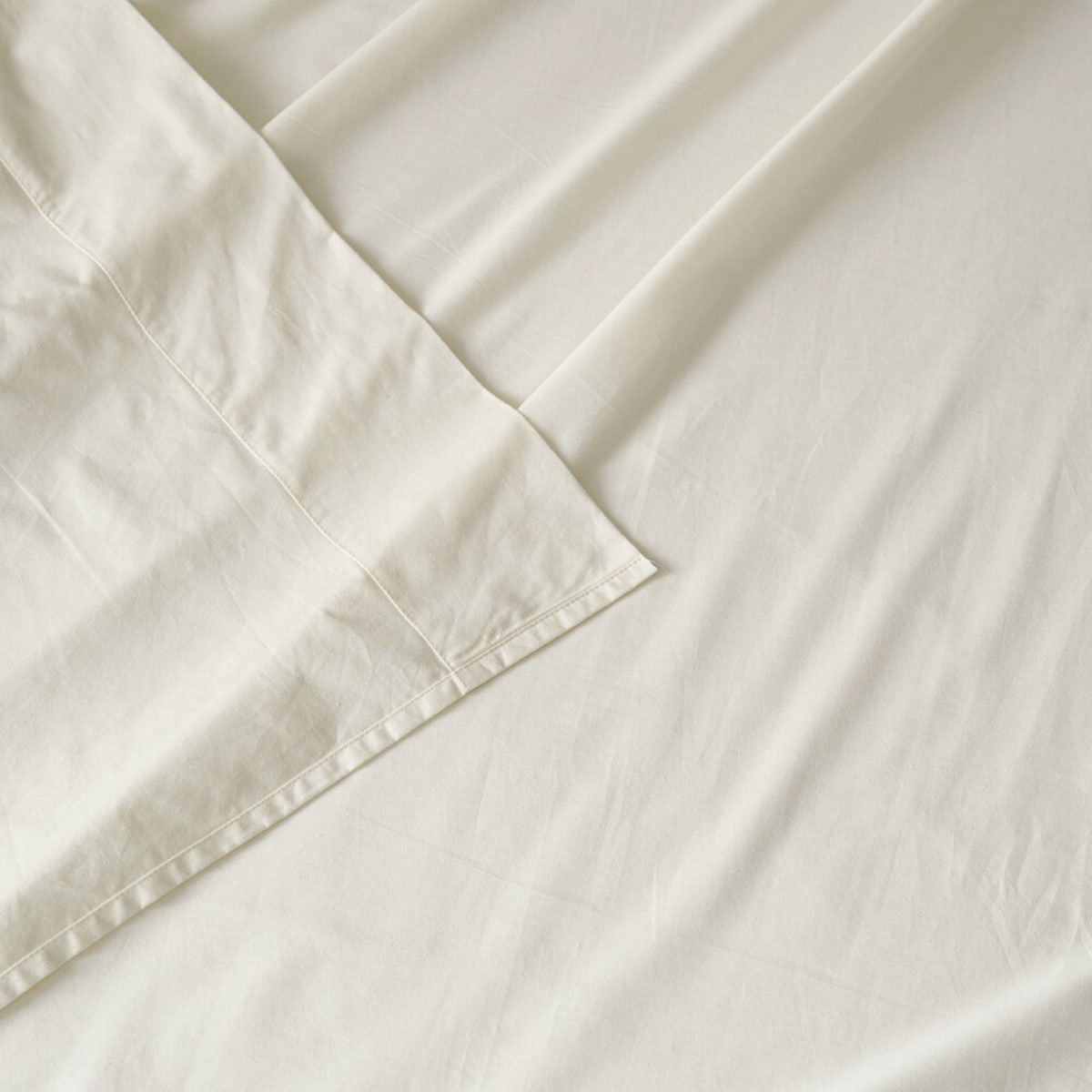 Flat Sheets vs Fitted Sheets - What's the Difference?