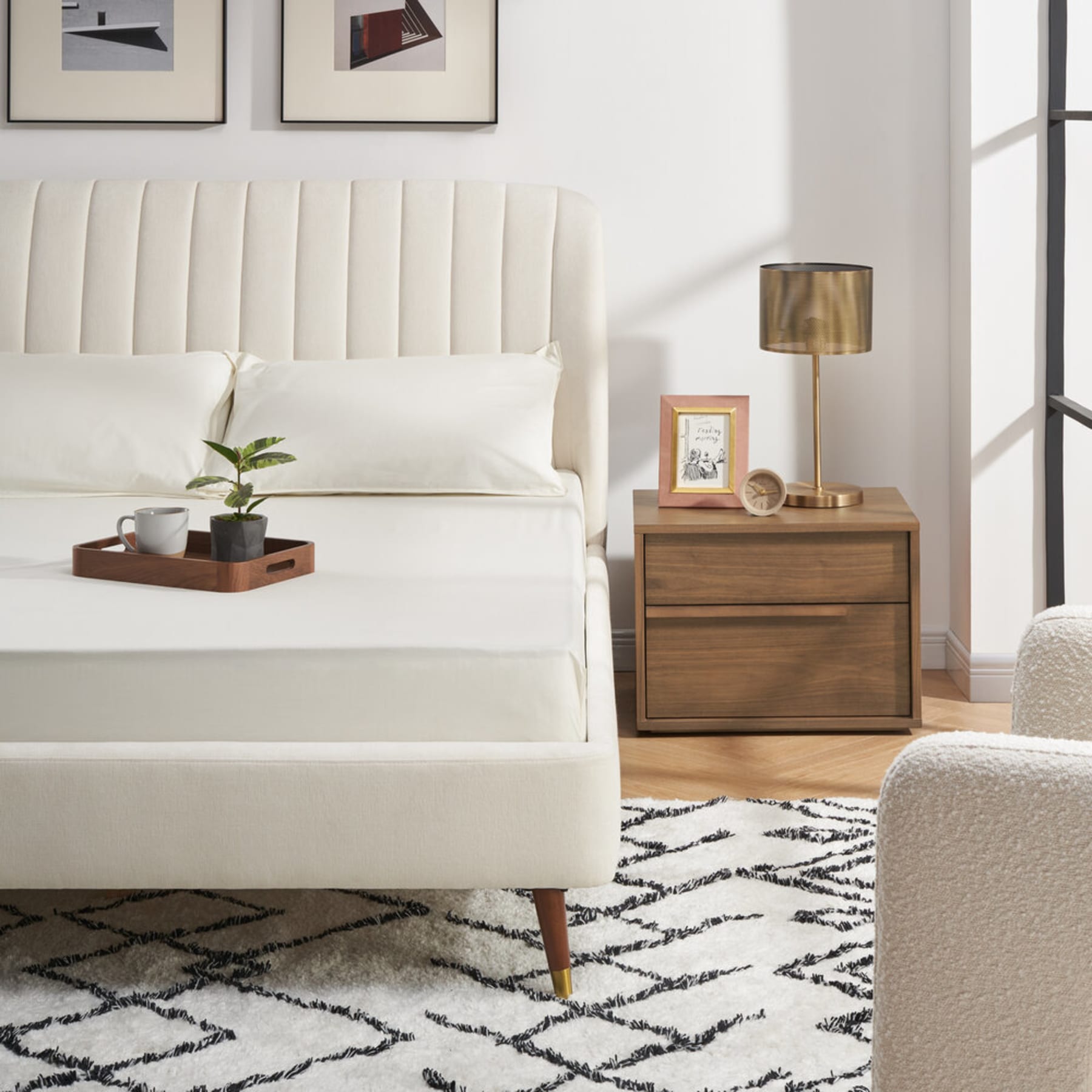 A percale sheet set is fitted over a mattress.