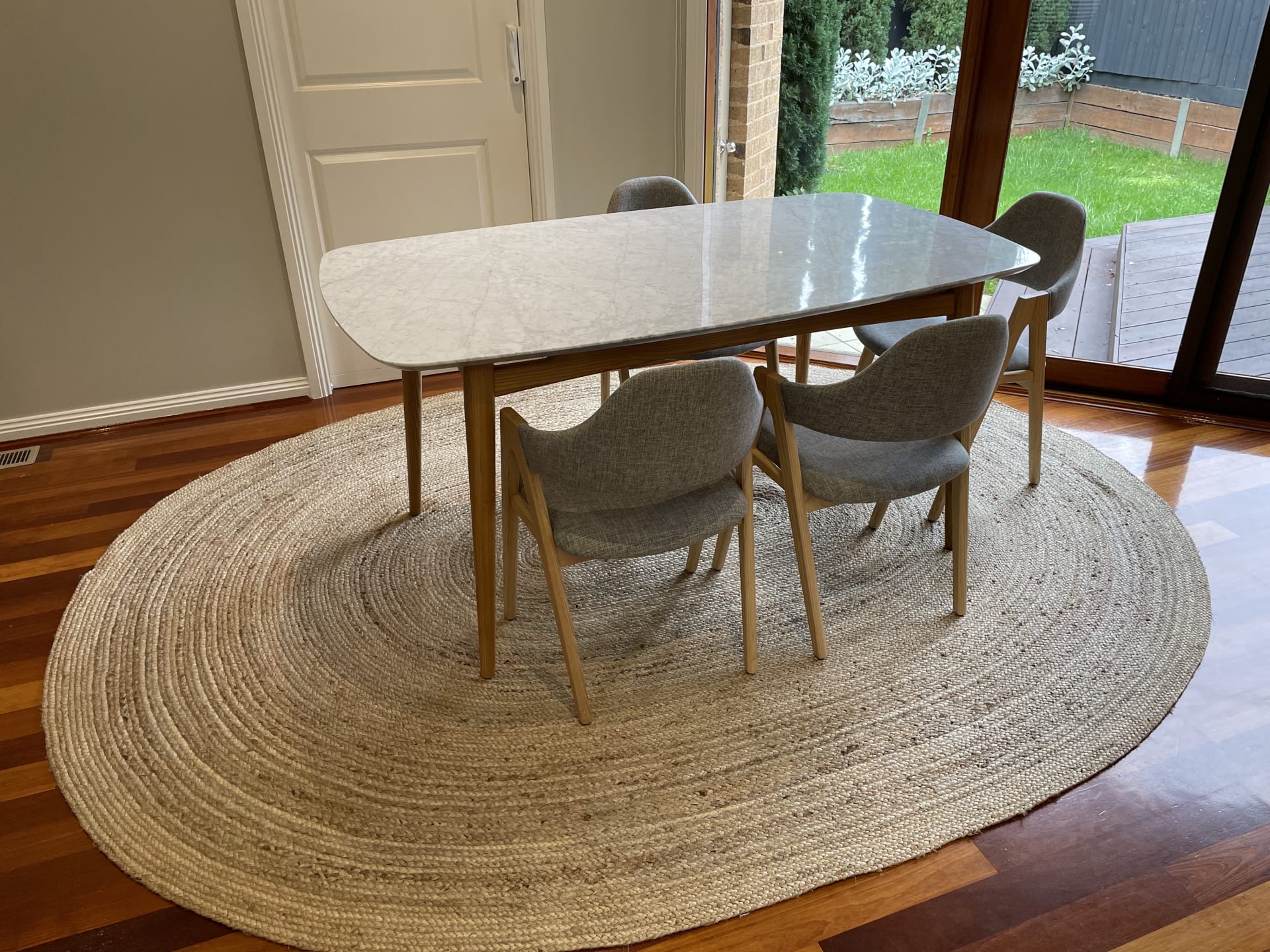 Kirra White Oval Jute Rug – Lost Design Society