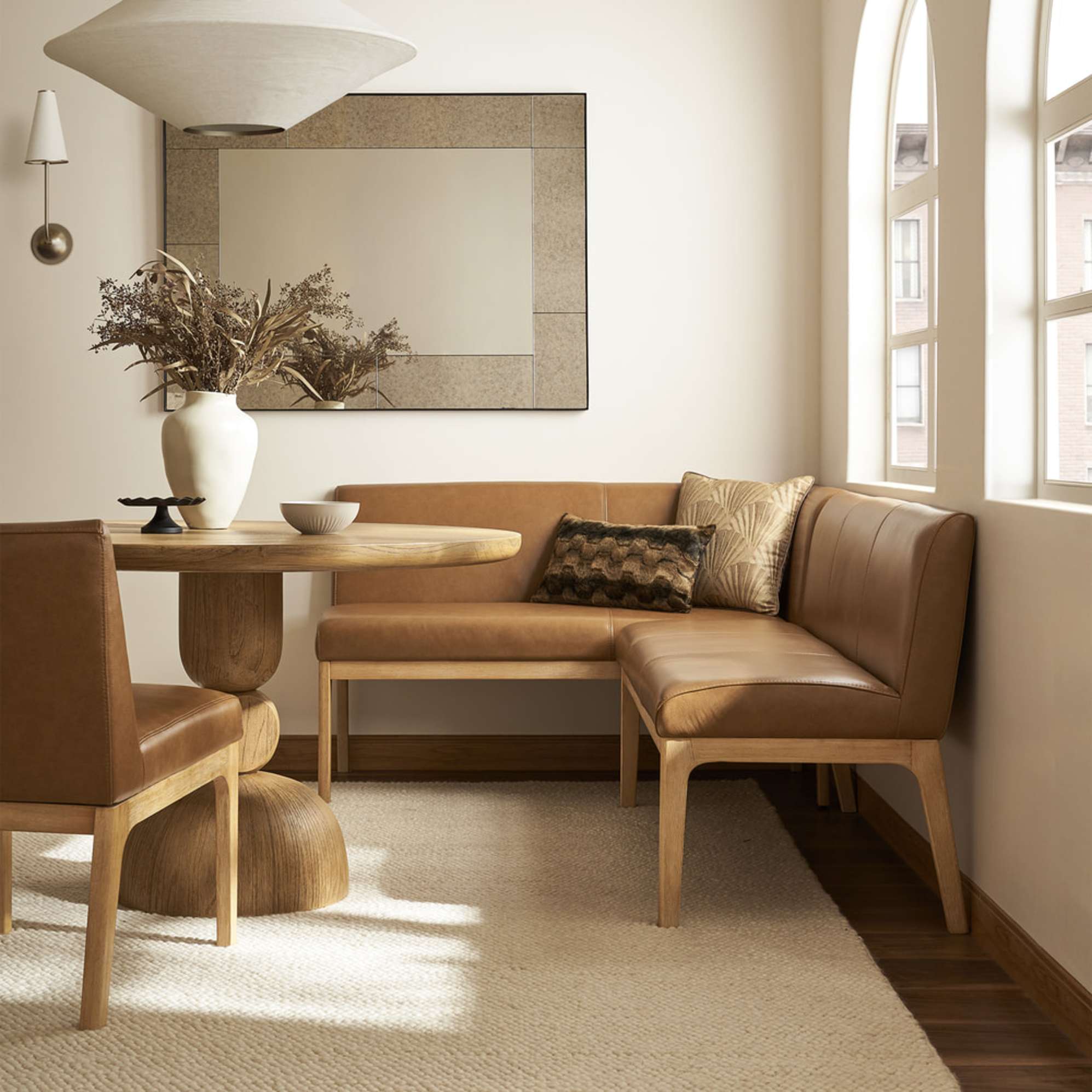 Sofas banquettes vs sofas indépendants dans un restaurant moderne