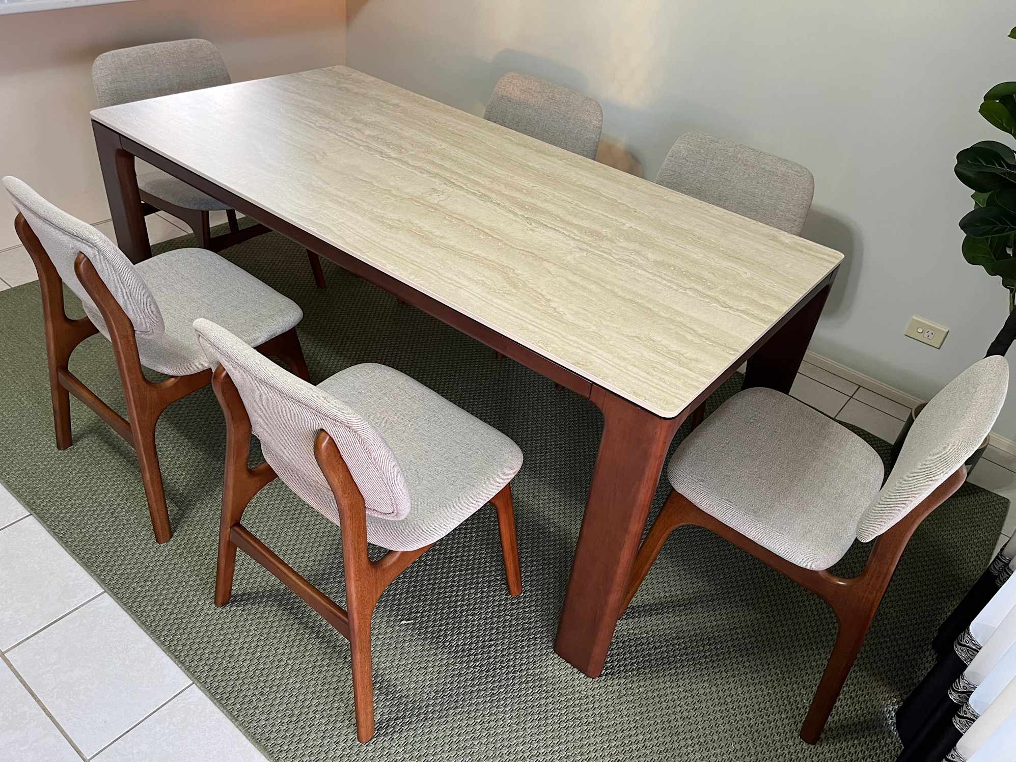 Beautiful and comfortable dining chairs