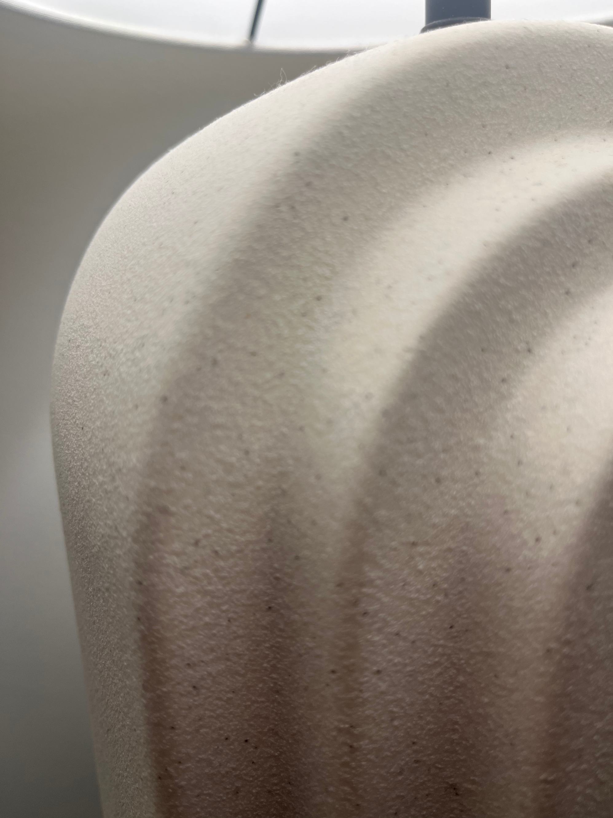 Blanc Arched Table Lamp