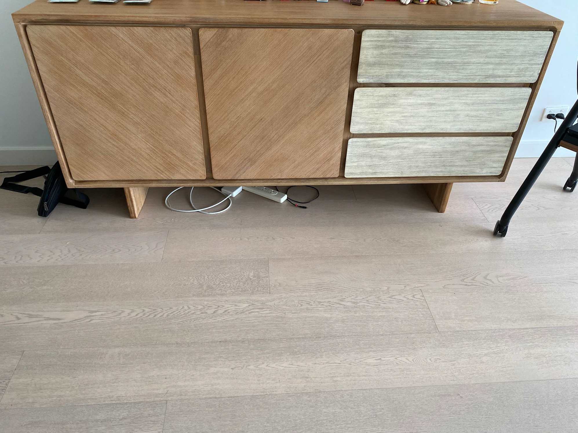 review from Large and elegant sideboard
