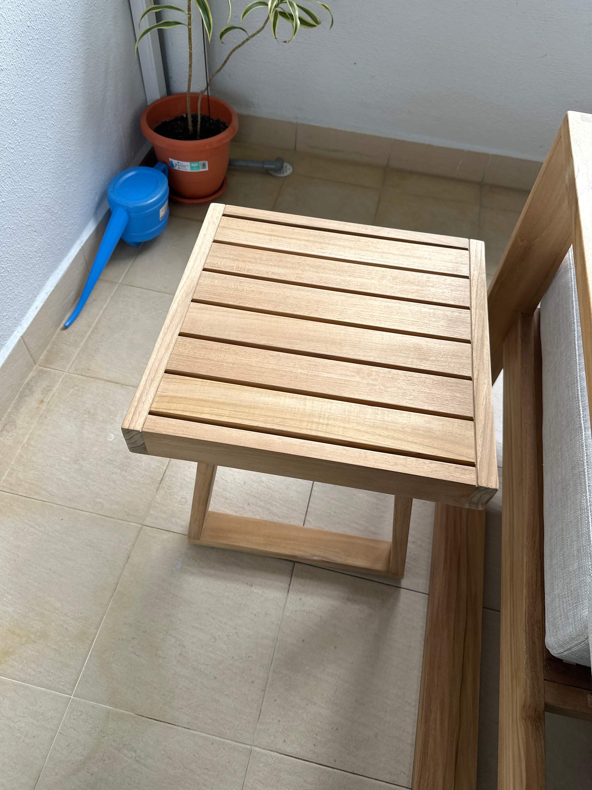 Simple yet useful Rio Outdoor Teak side table