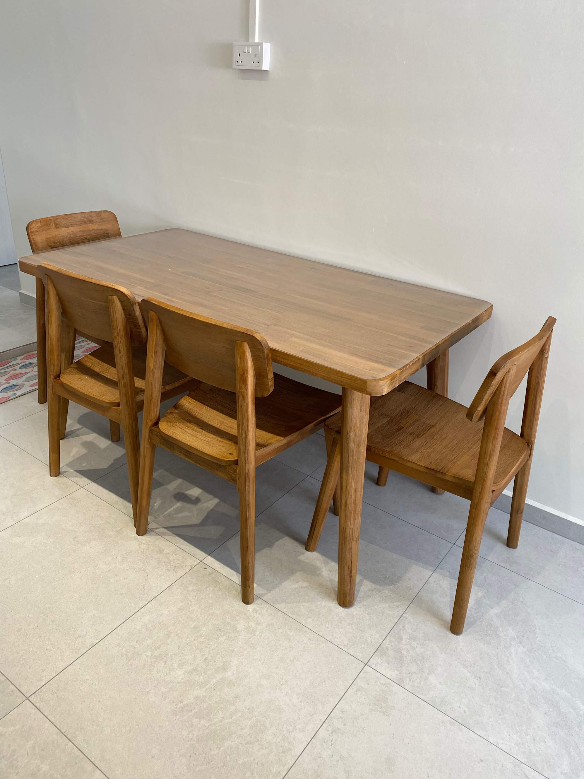Seb Dining Table Set for 4