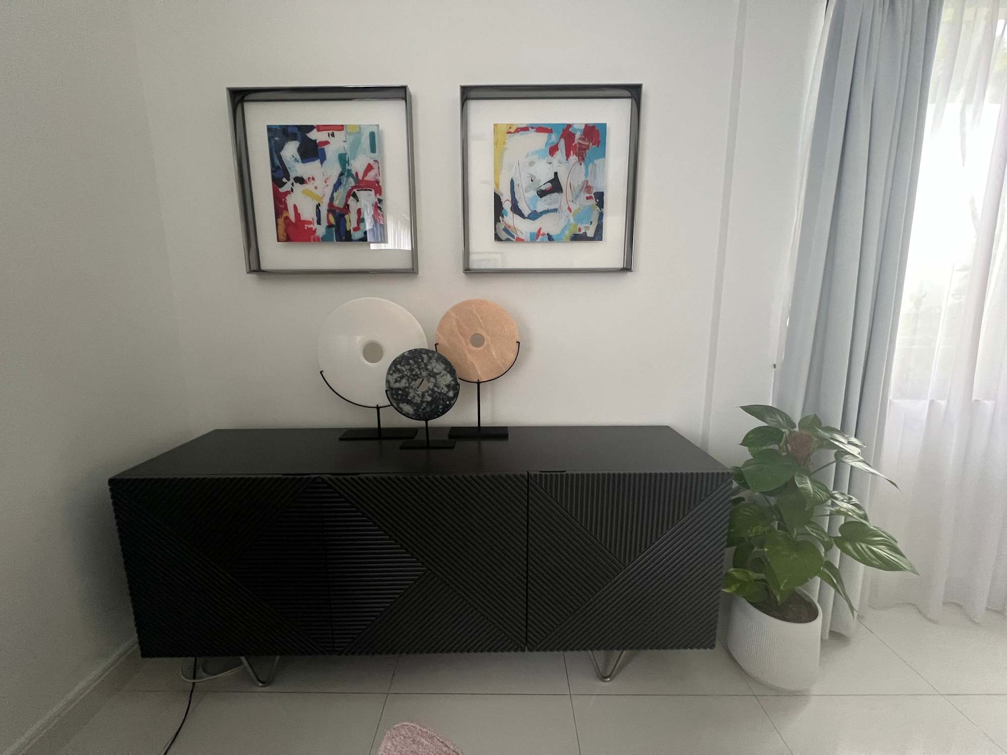 review from Smart and versatile sideboard