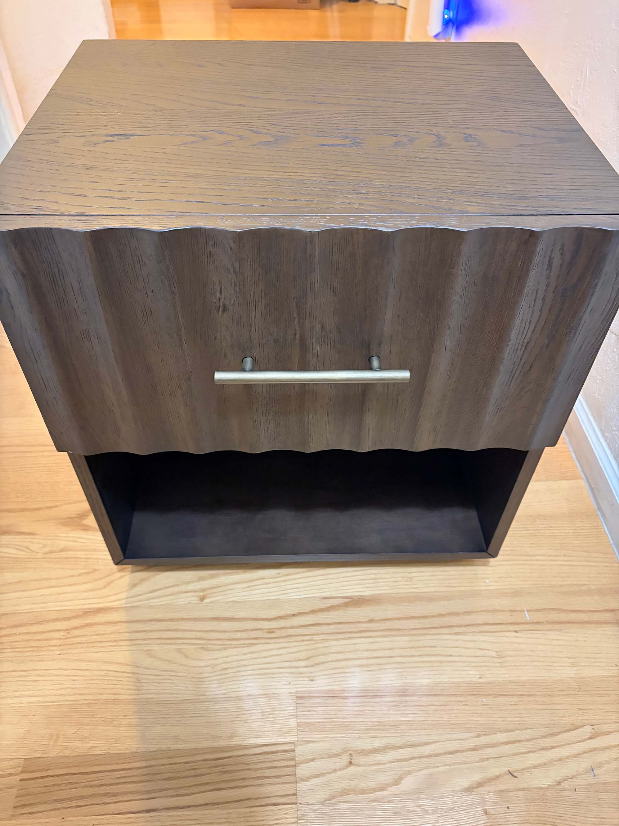 review from DO NOT BUY! MISLEADING PHOTOS. NOT GREEN AT ALL