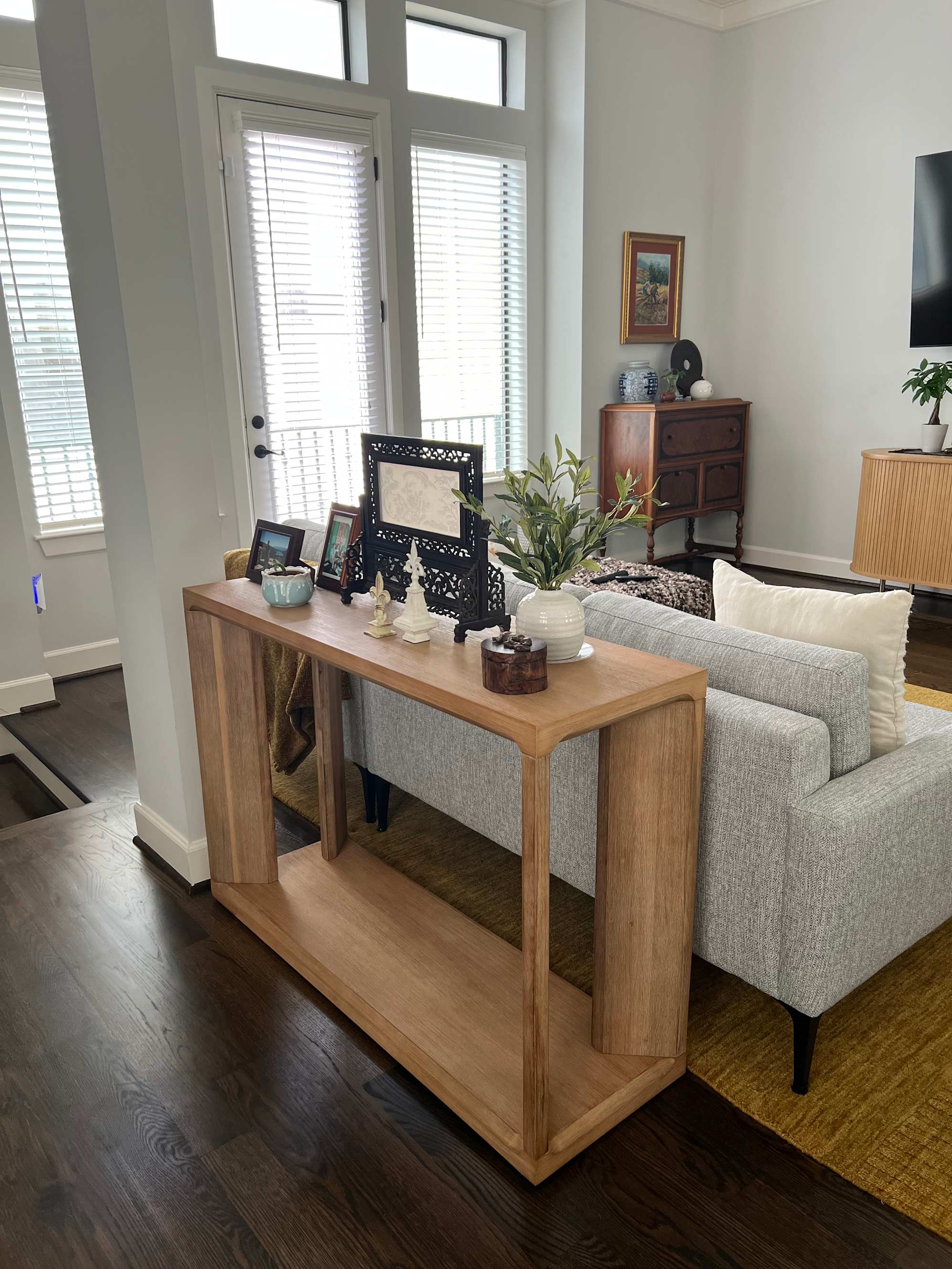 Great sofa table 
