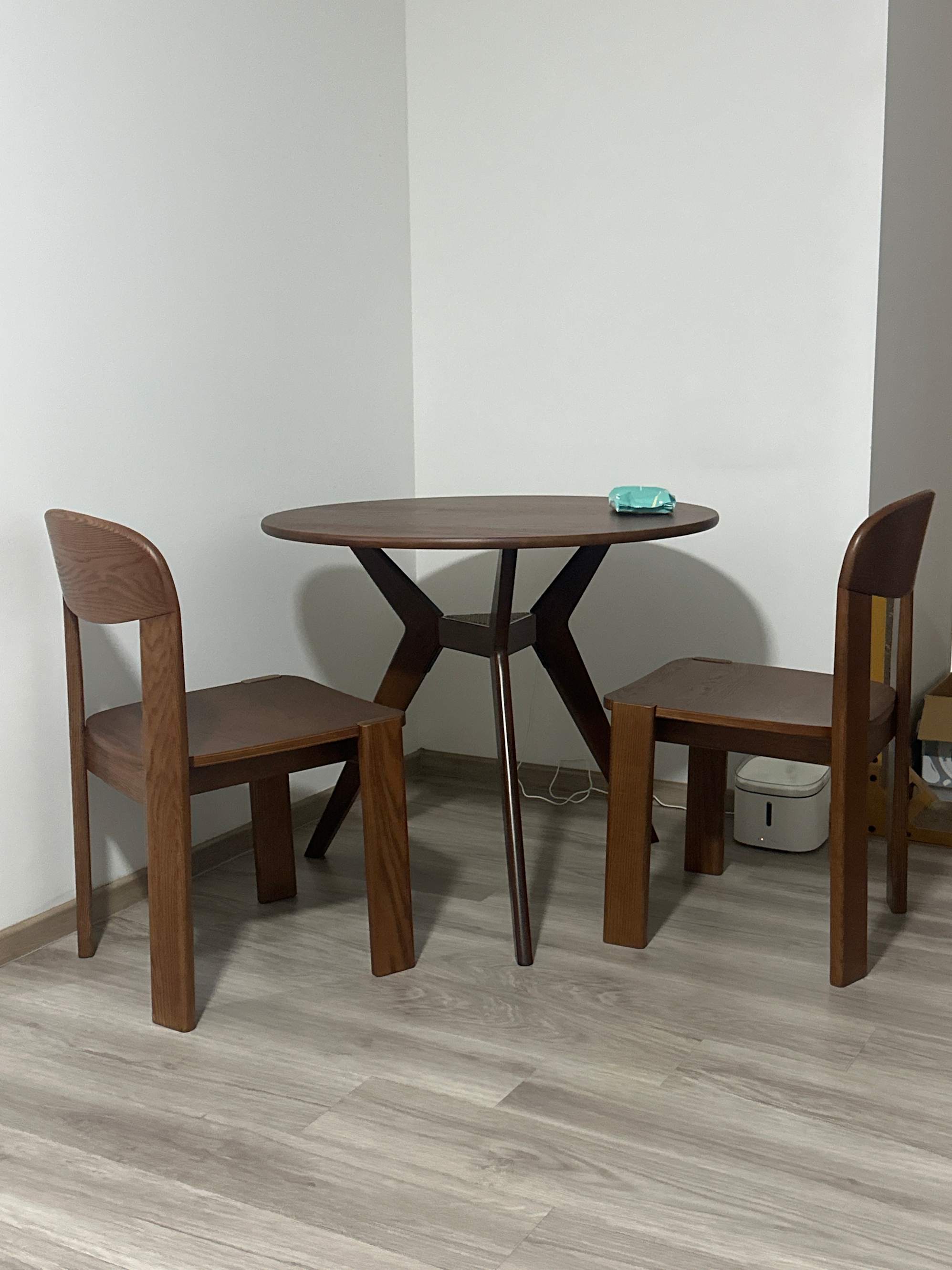 Perfect table for 2 or small home
