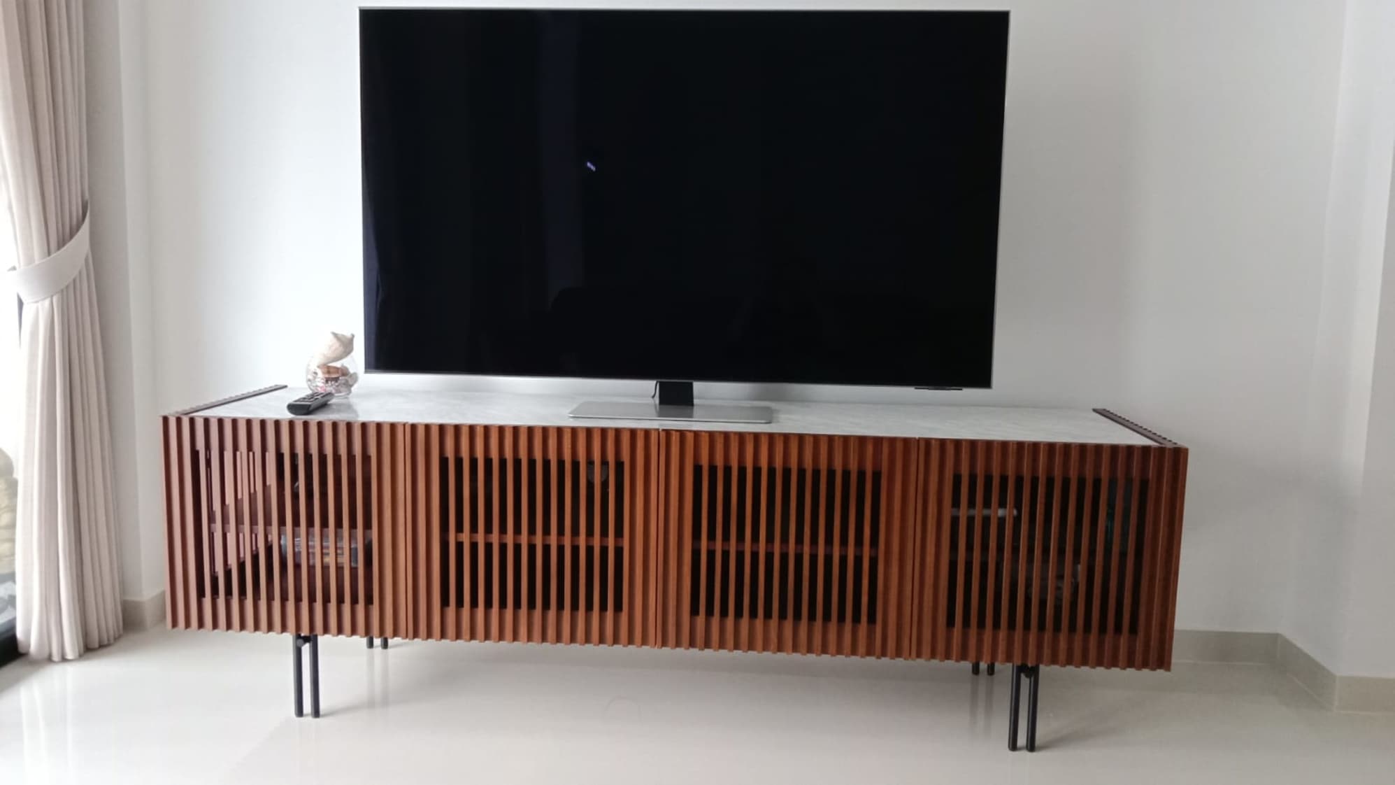 review from August TV Console