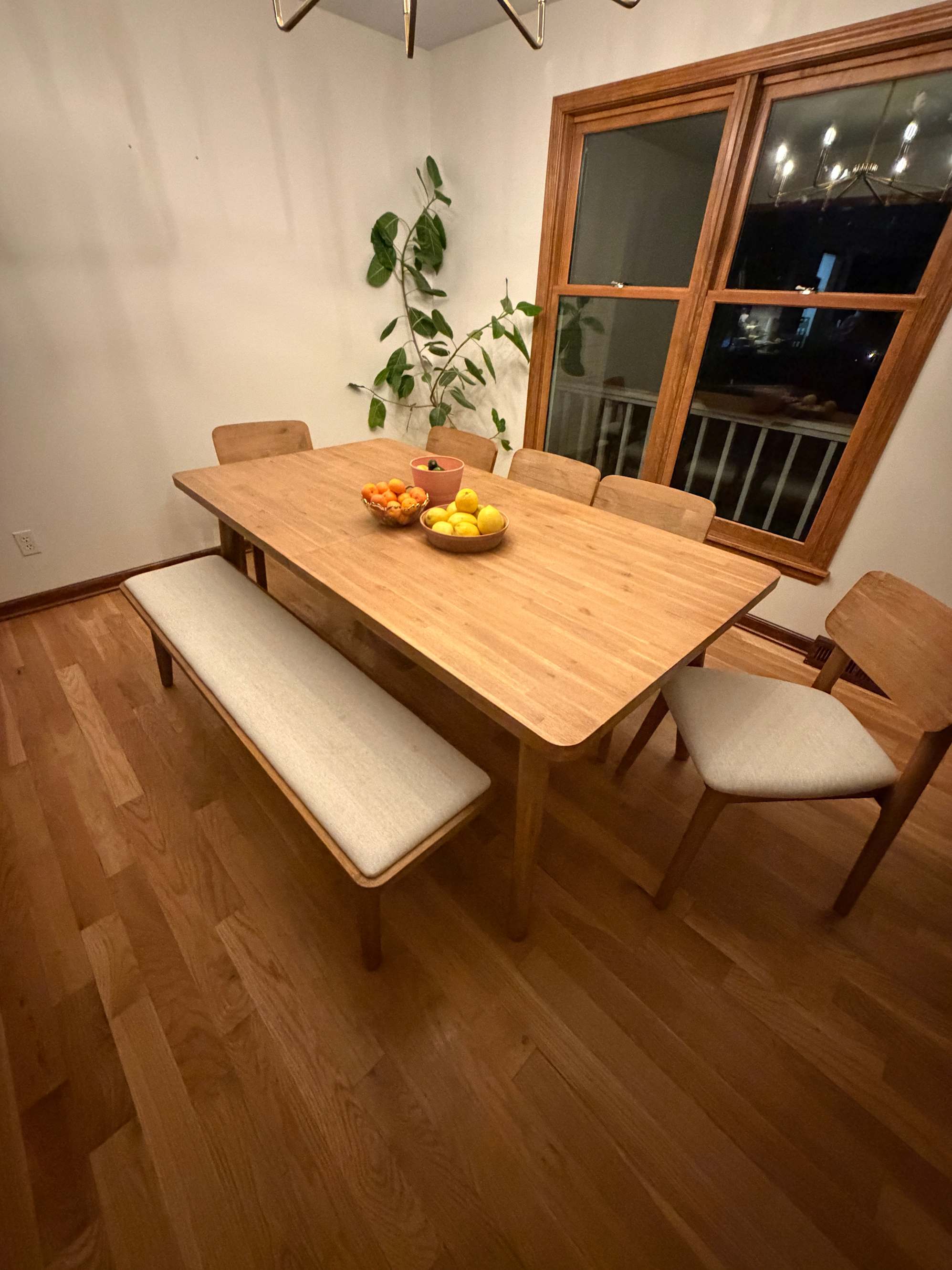 Solid table