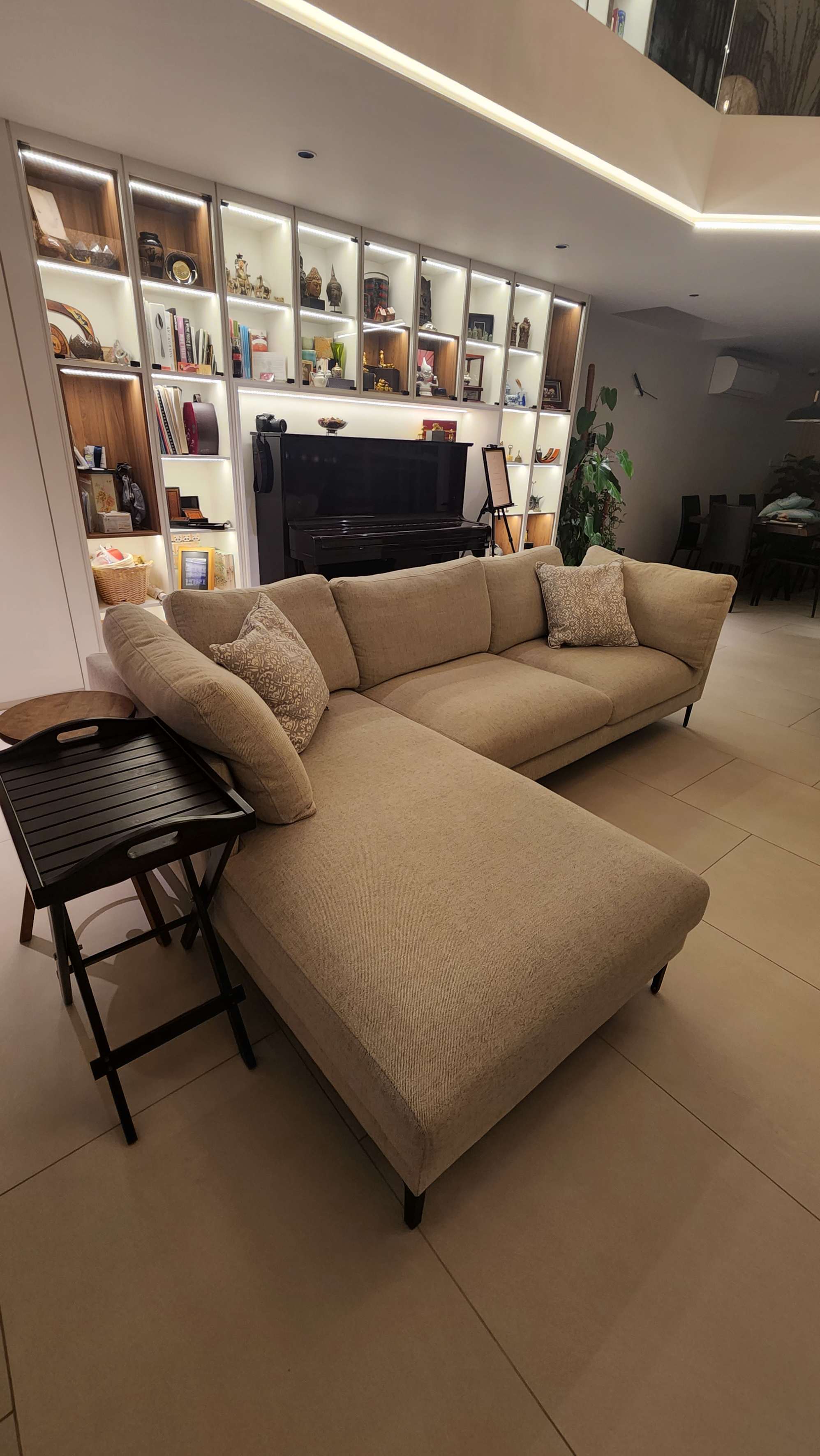 review from Elegant and functional sofa