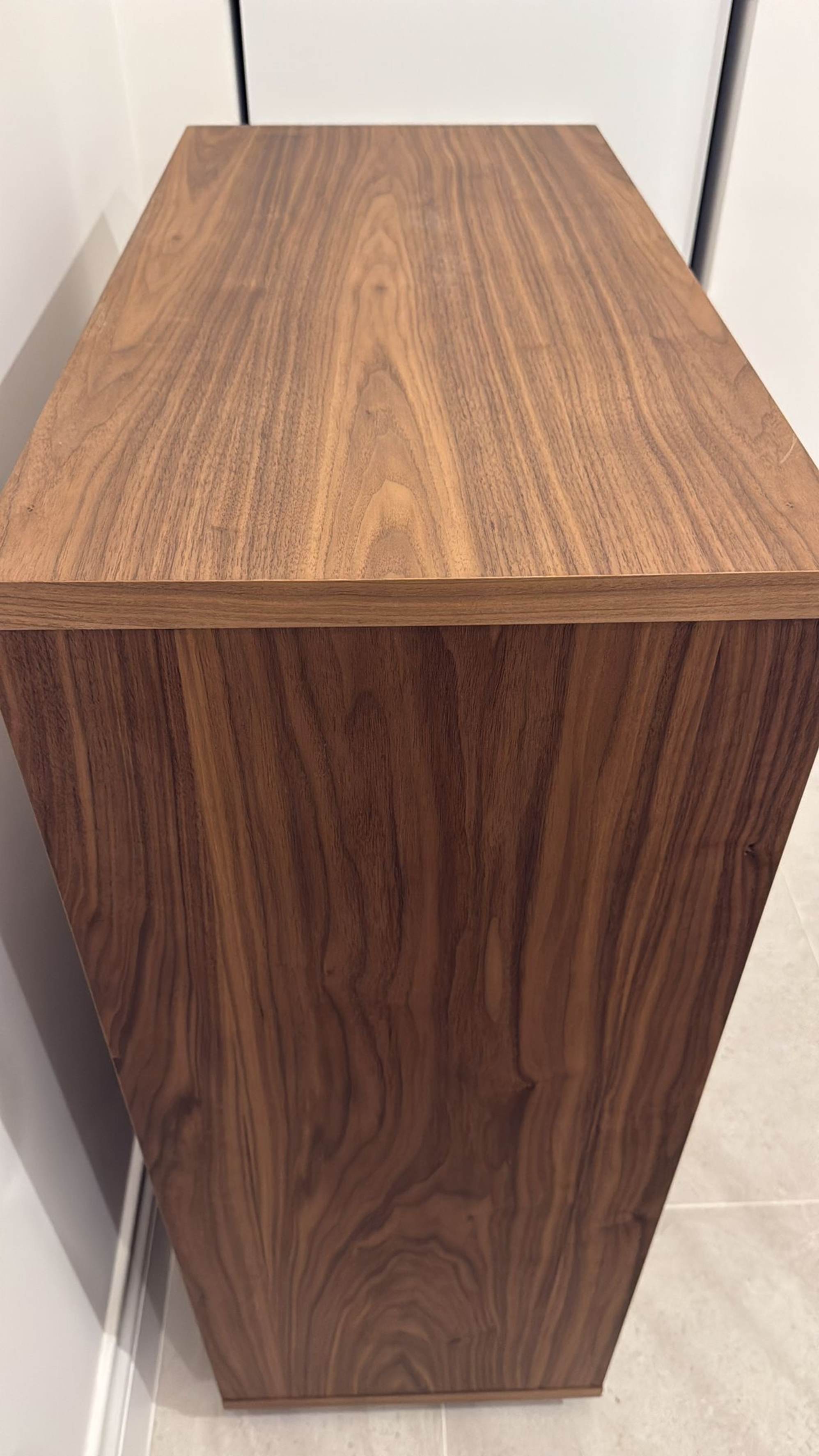 review from Great looking shoe cabinet great build quality