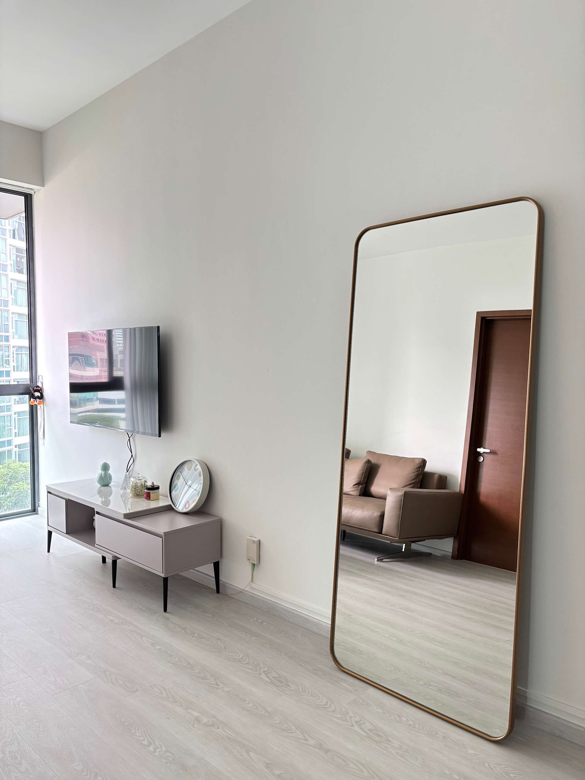 Nice mirror for the new living room