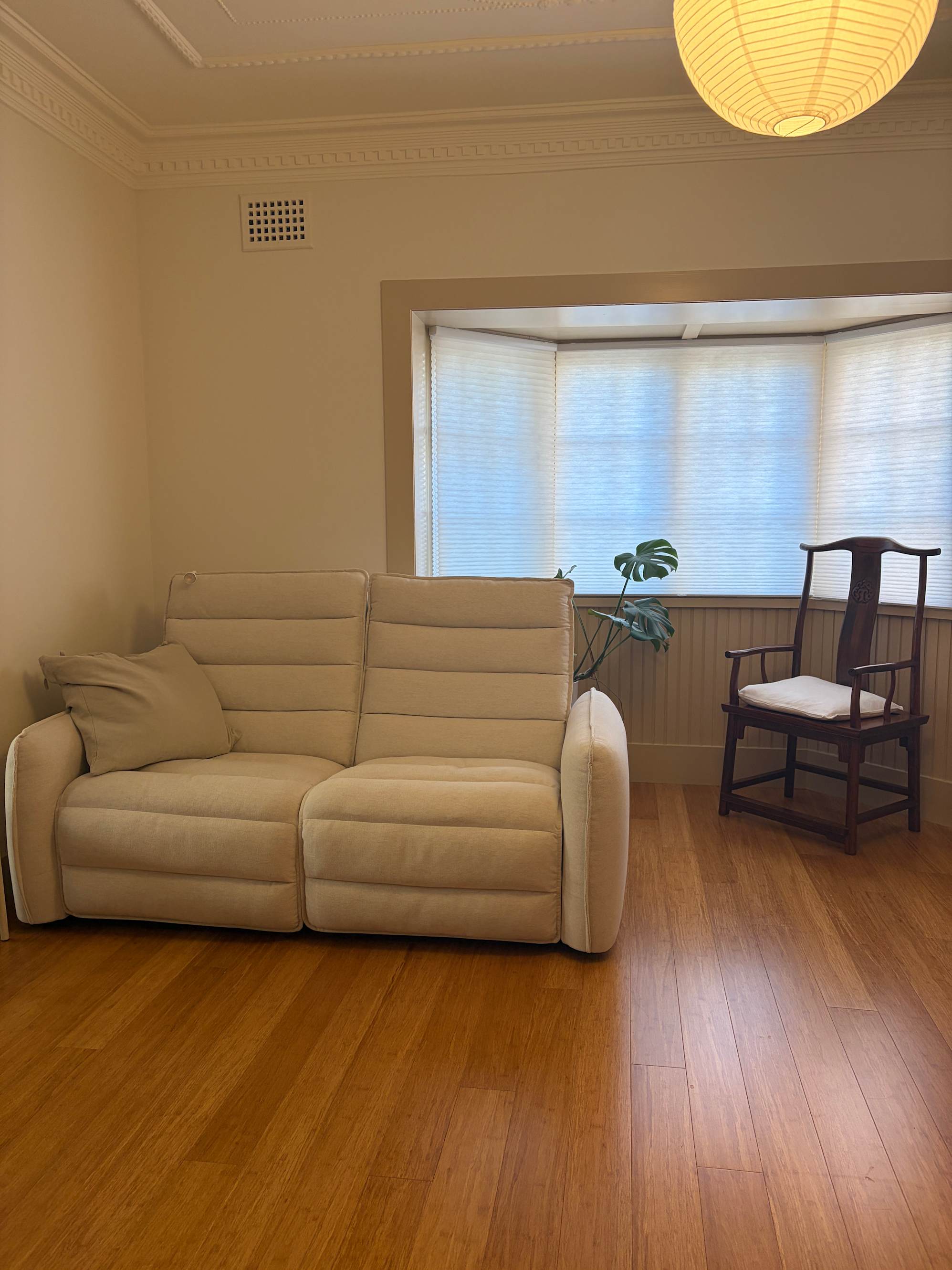 A stylist tight recliner
