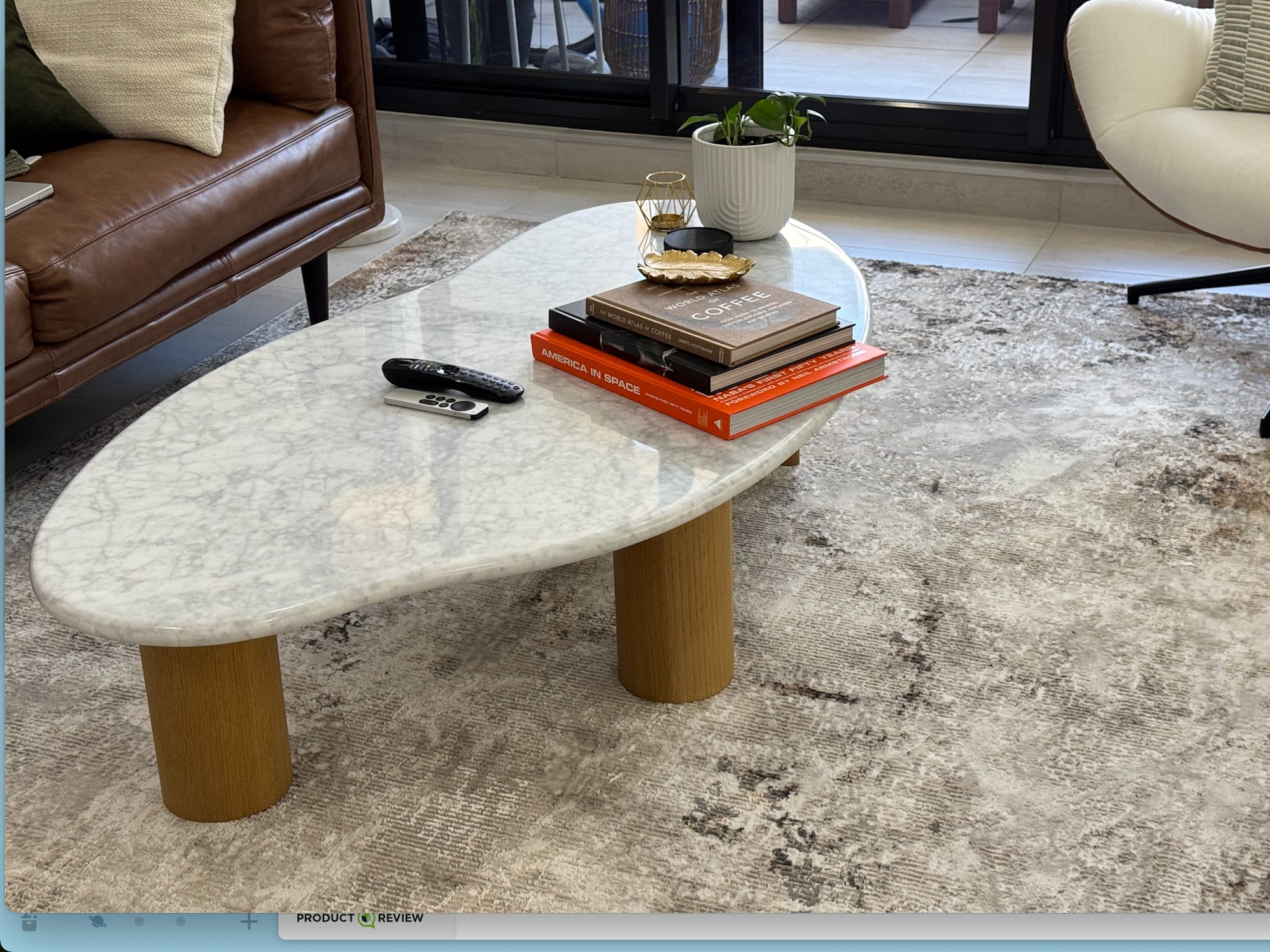 Quality Marble Table, Modern Look