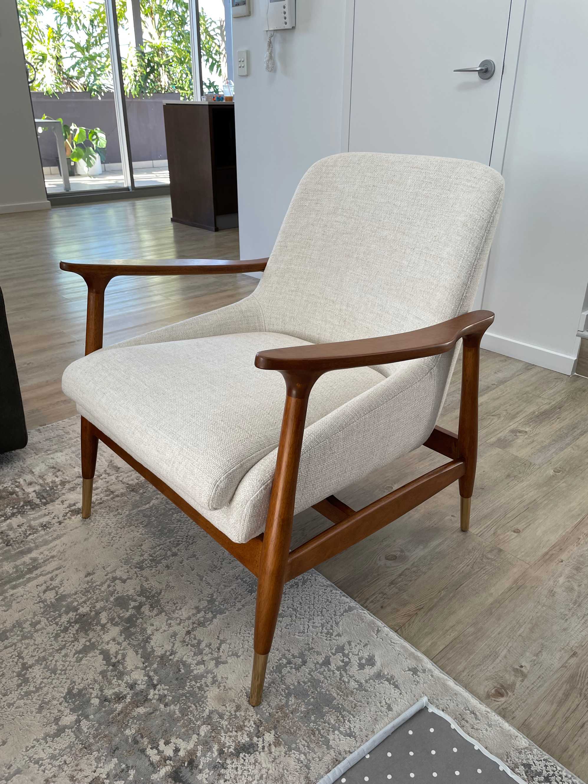 review from Great looking arm chair