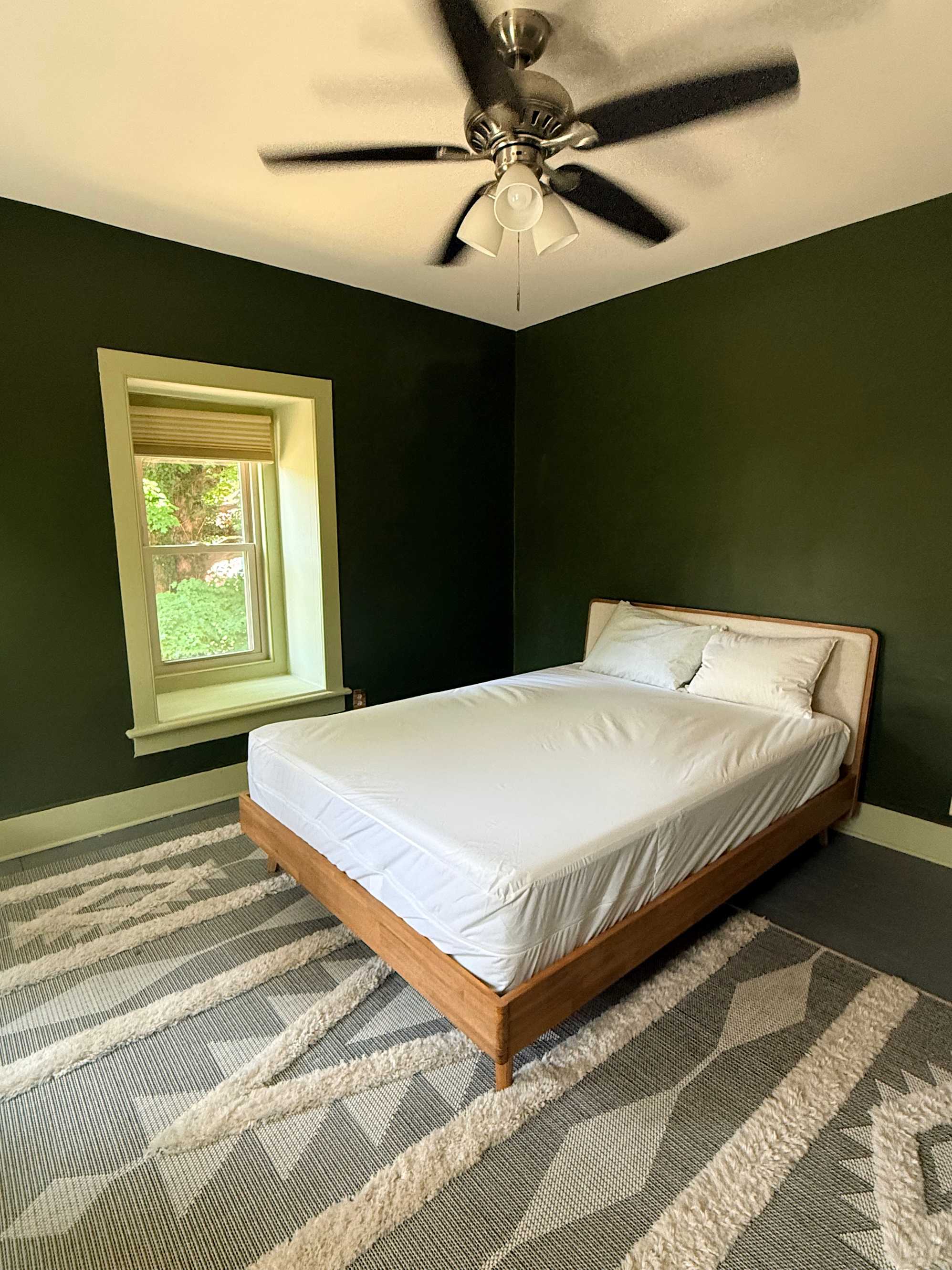 Perfect bed for our guest room!