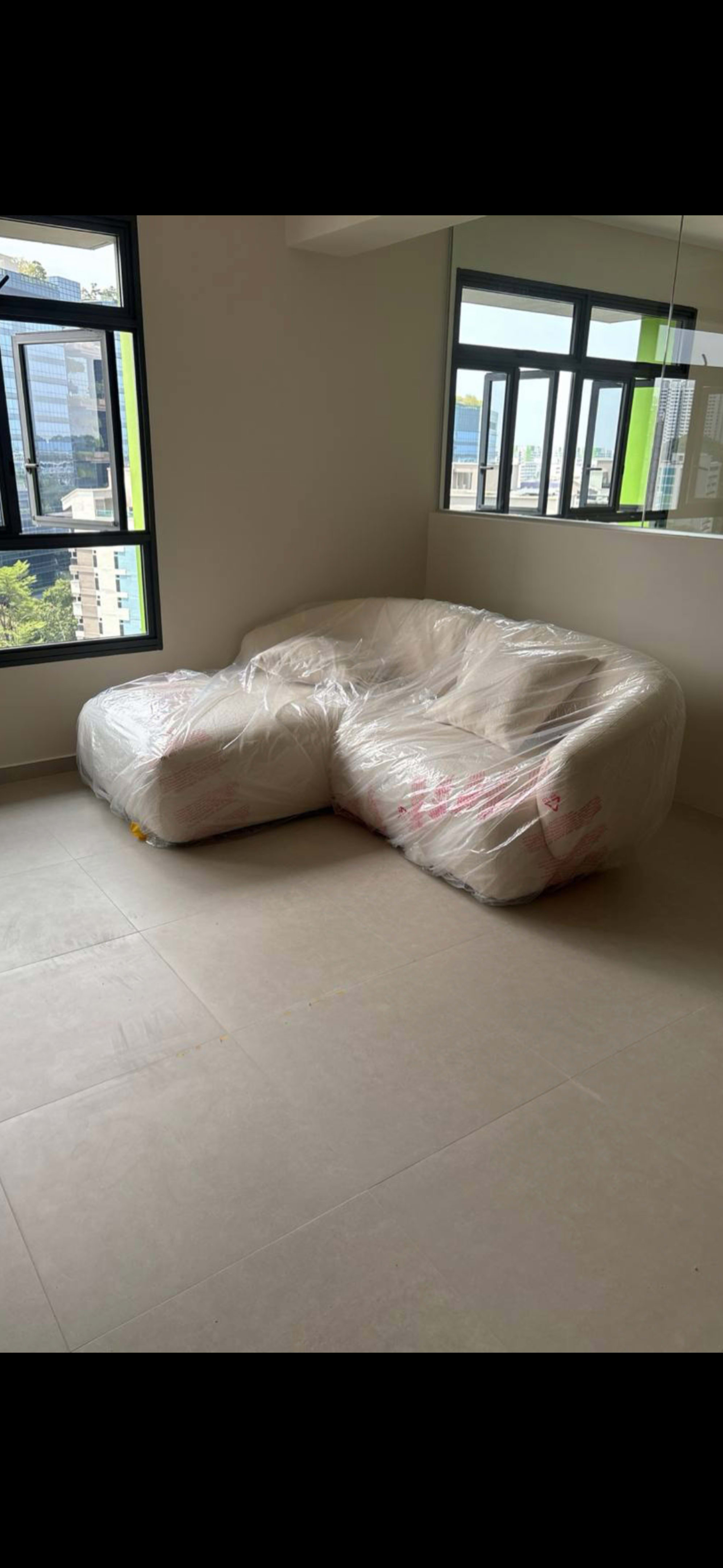Auburn right arm sofa