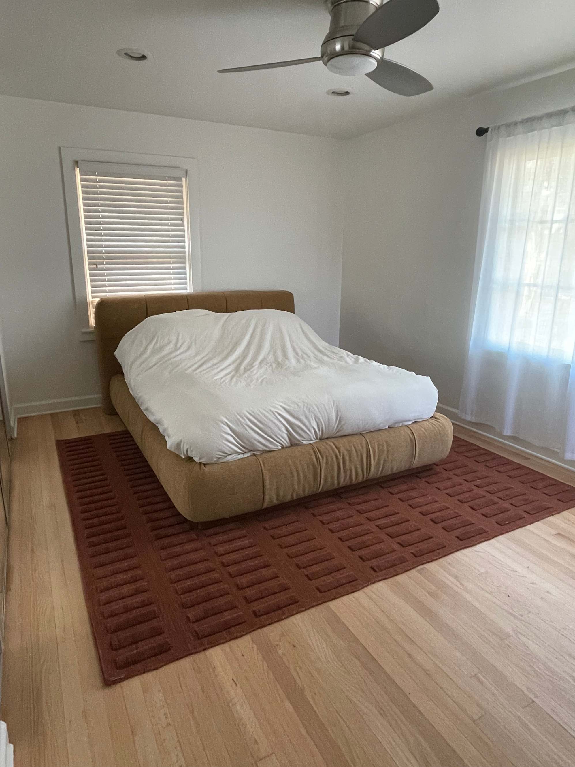 review from Claudia/ Brick Area Rug