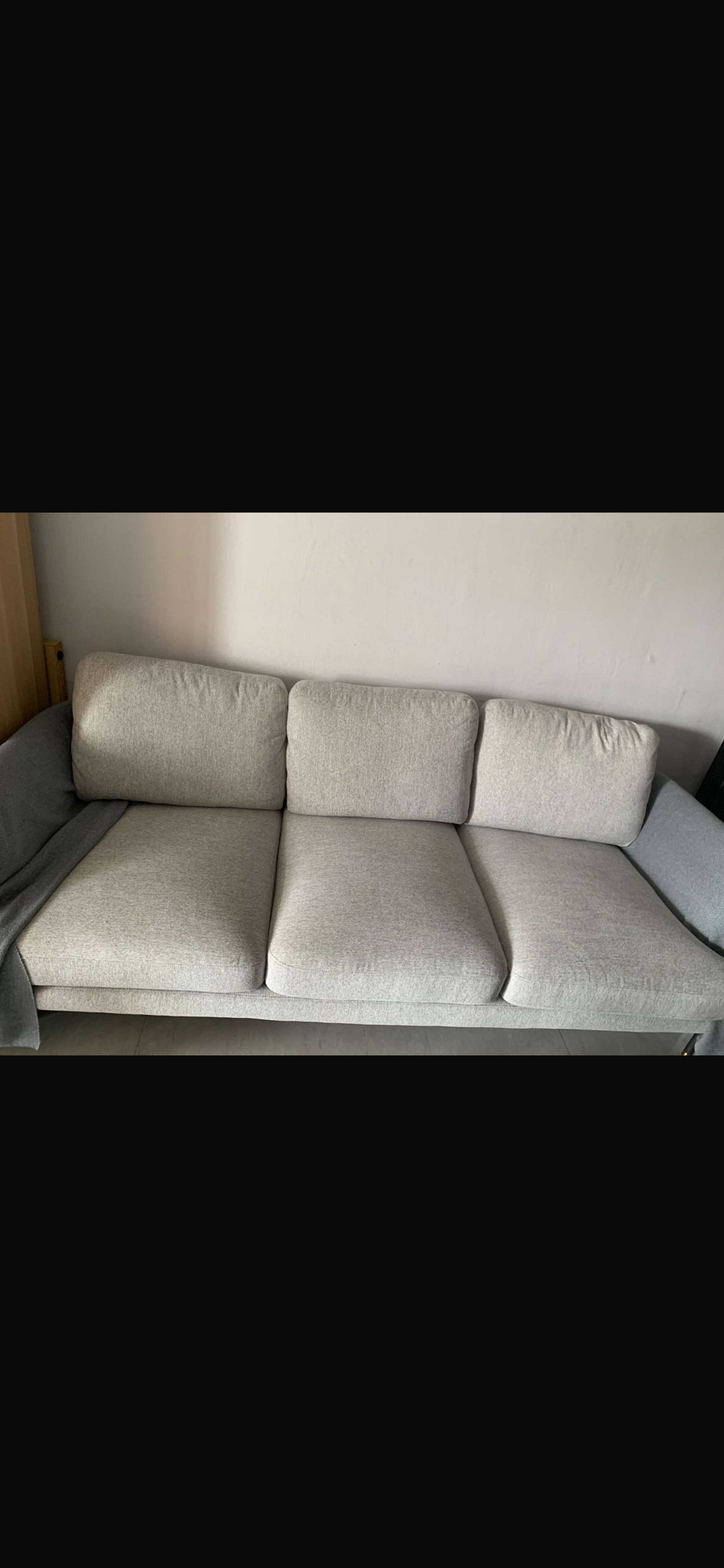 Very Comfortable sofa!