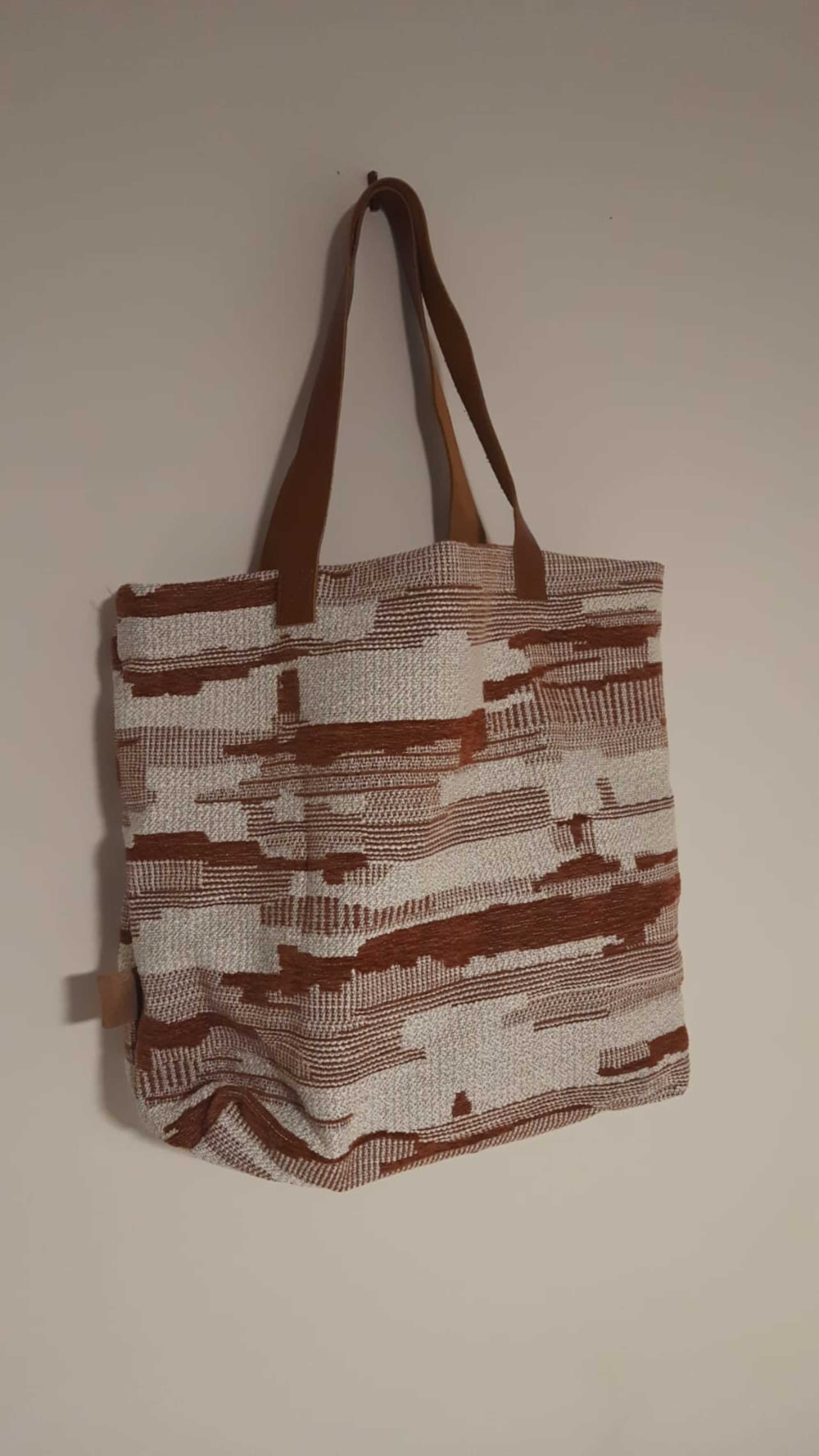Thank you Castlery for this free Tote Bag