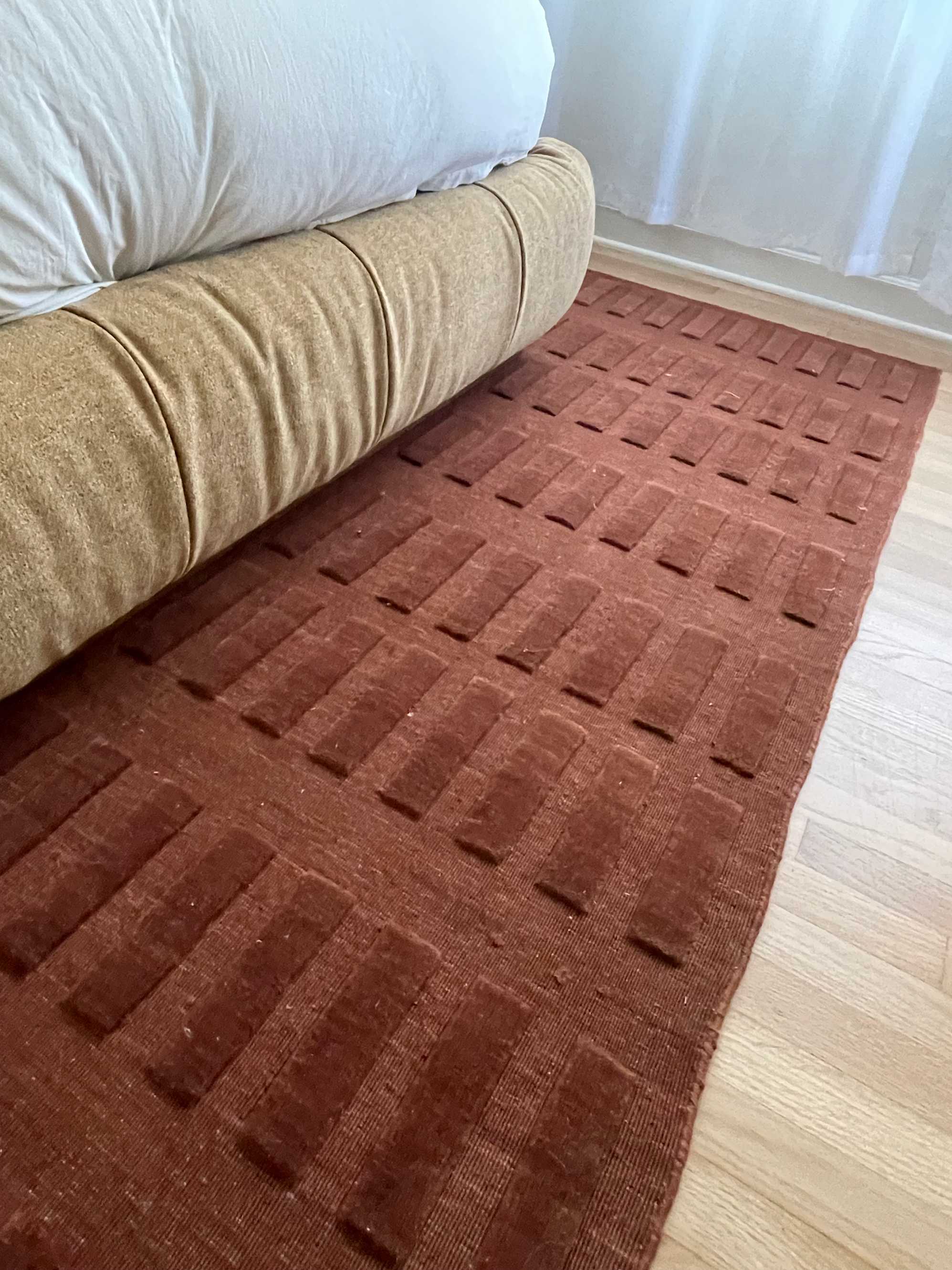 review from Claudia/ Brick Area Rug